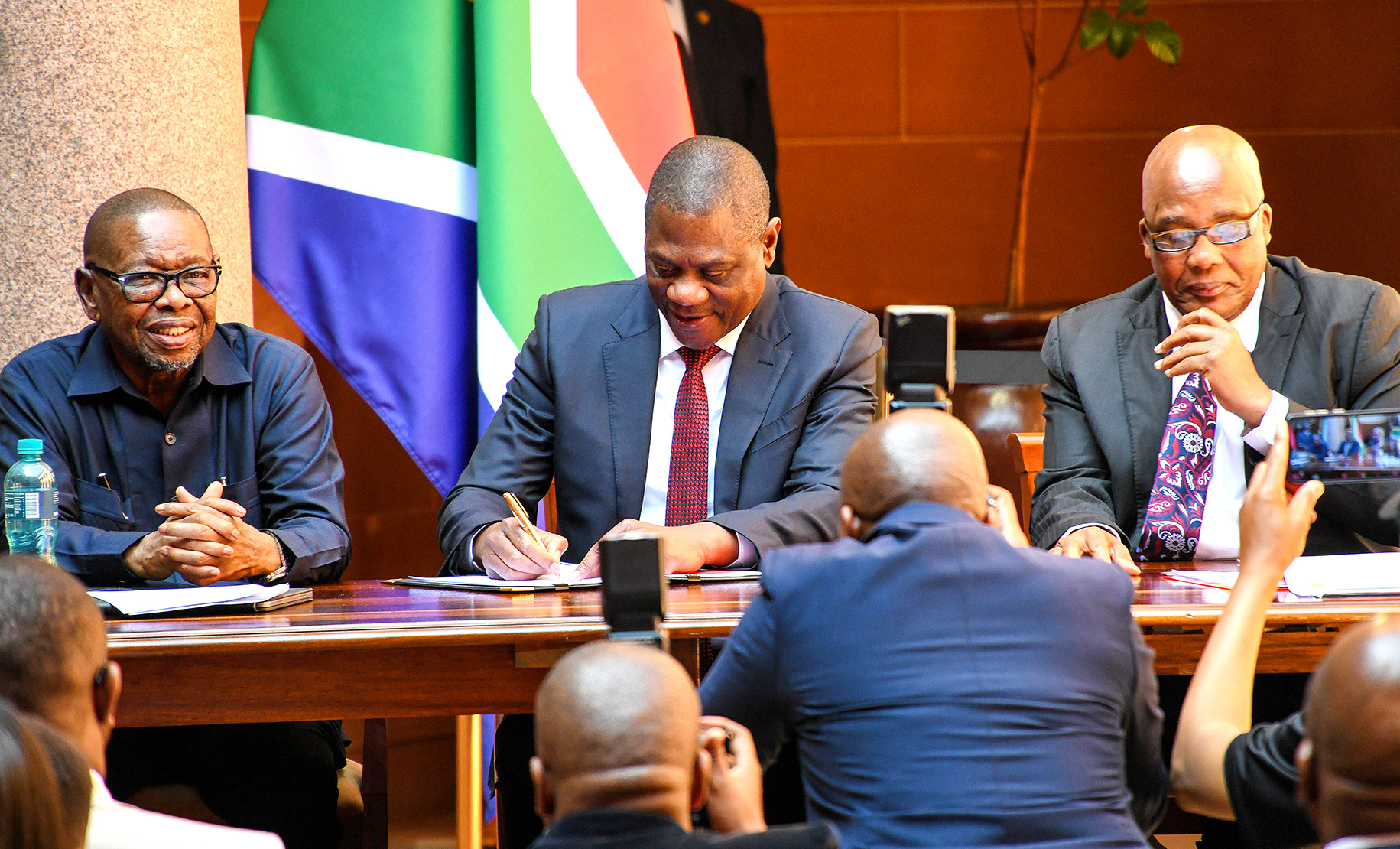 Government steams ahead with Health Compact despite Busa and medical groups’ refusal to sign