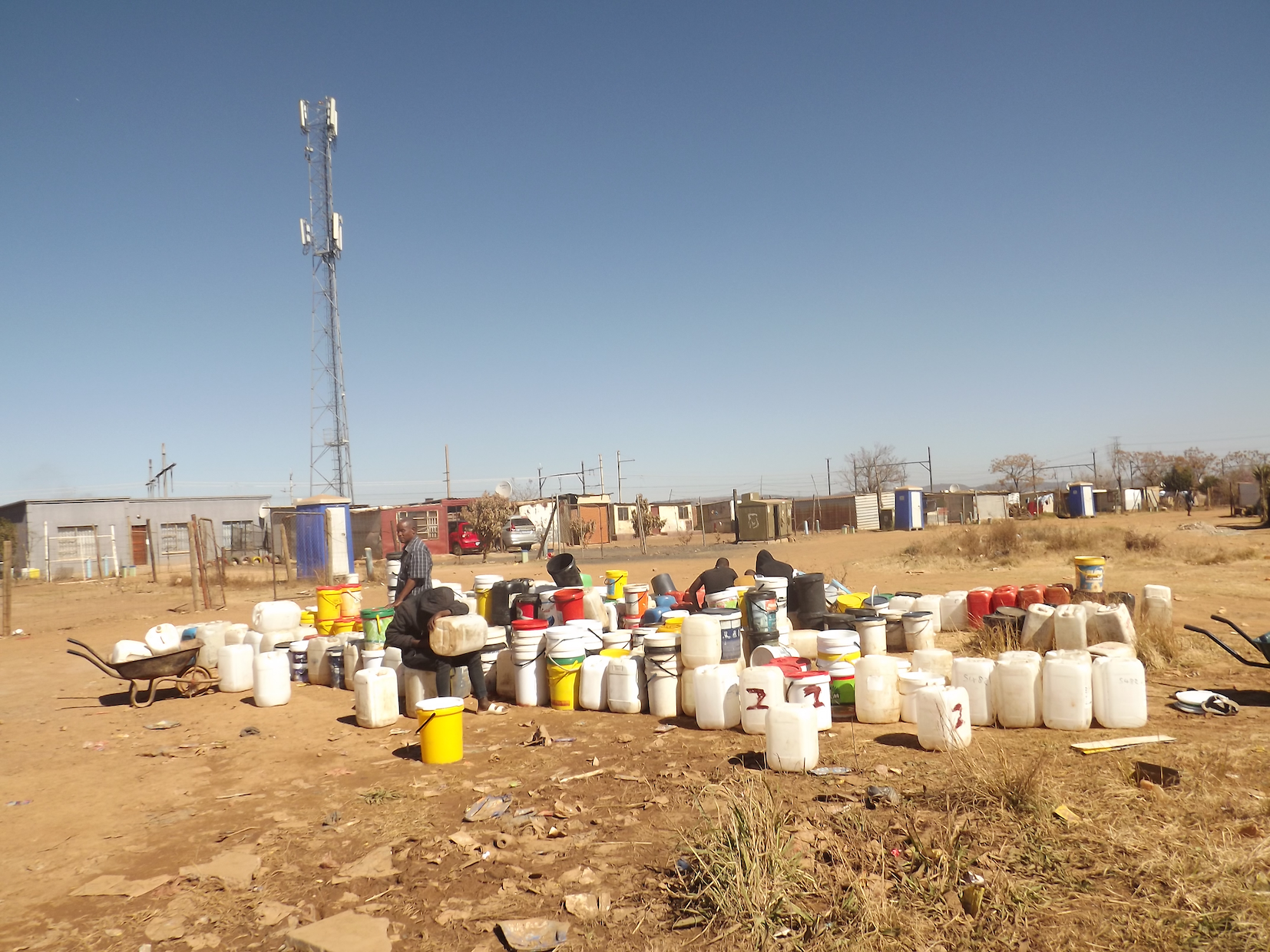 Long queues for tankers the norm in daily battle for water in Tshwane