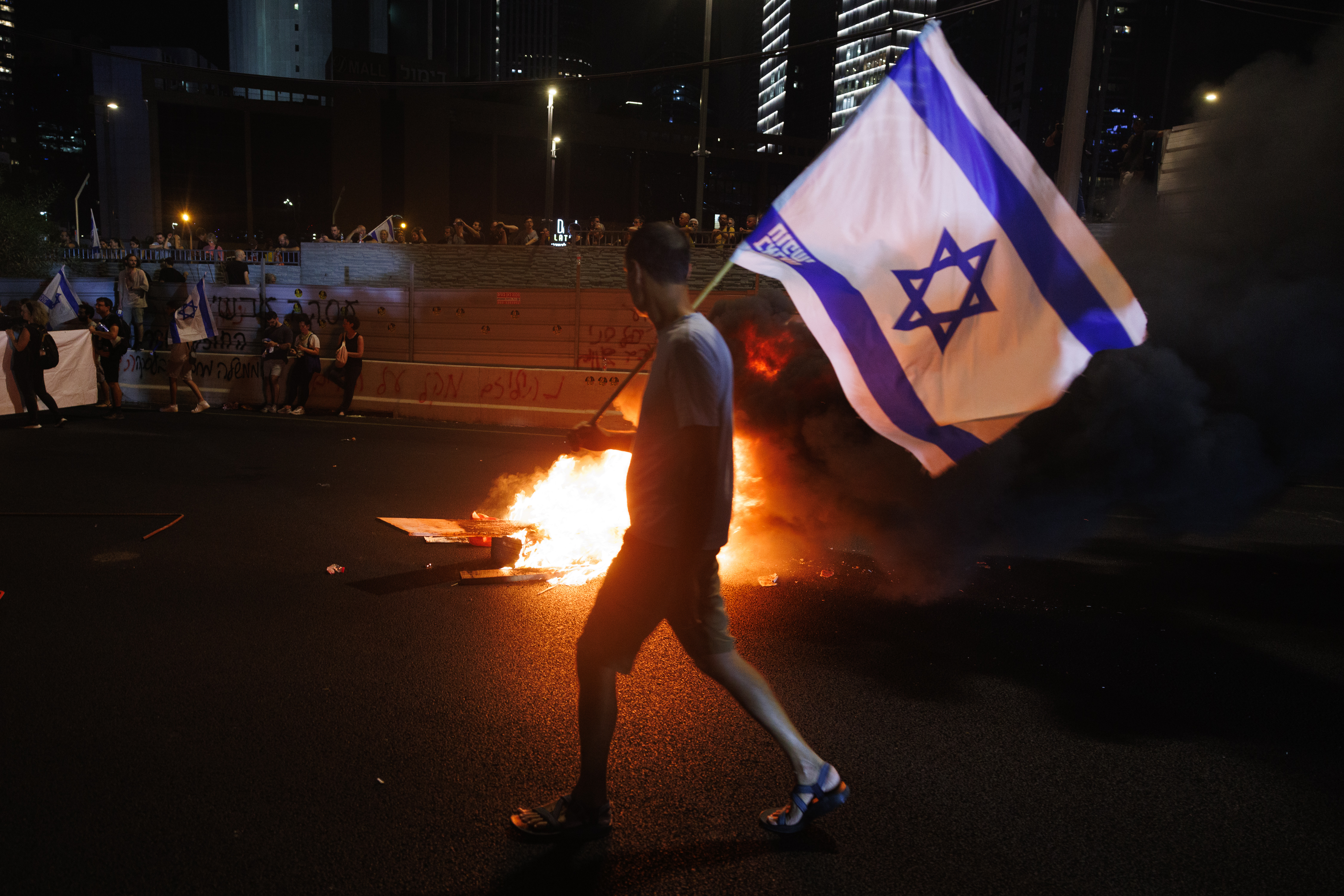 Hostage Deaths Spur Anger as Netanyahu Holds Firm on Talks