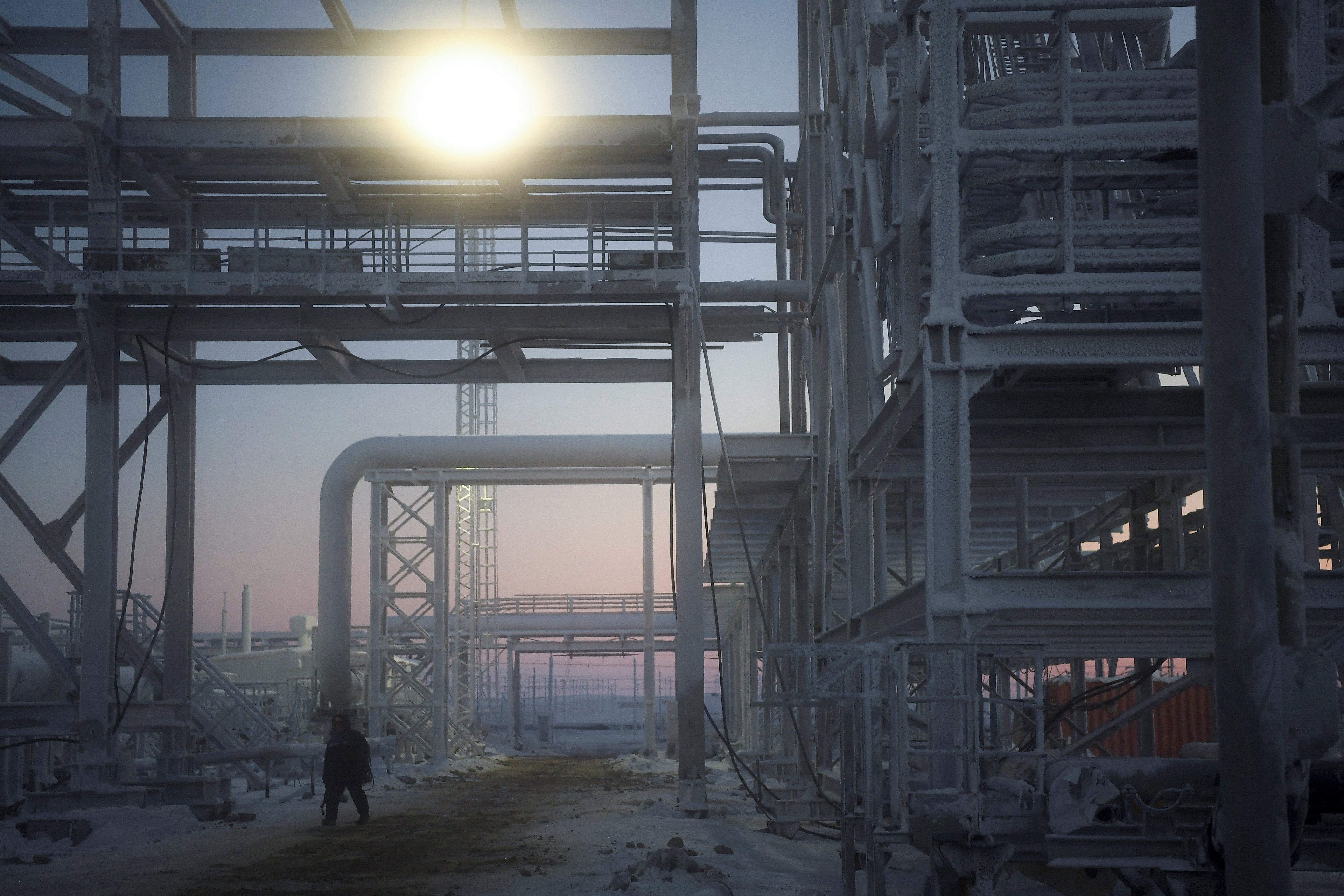 Sanctioned Russian Gas Plant Sends Cargo to Asia for First Time