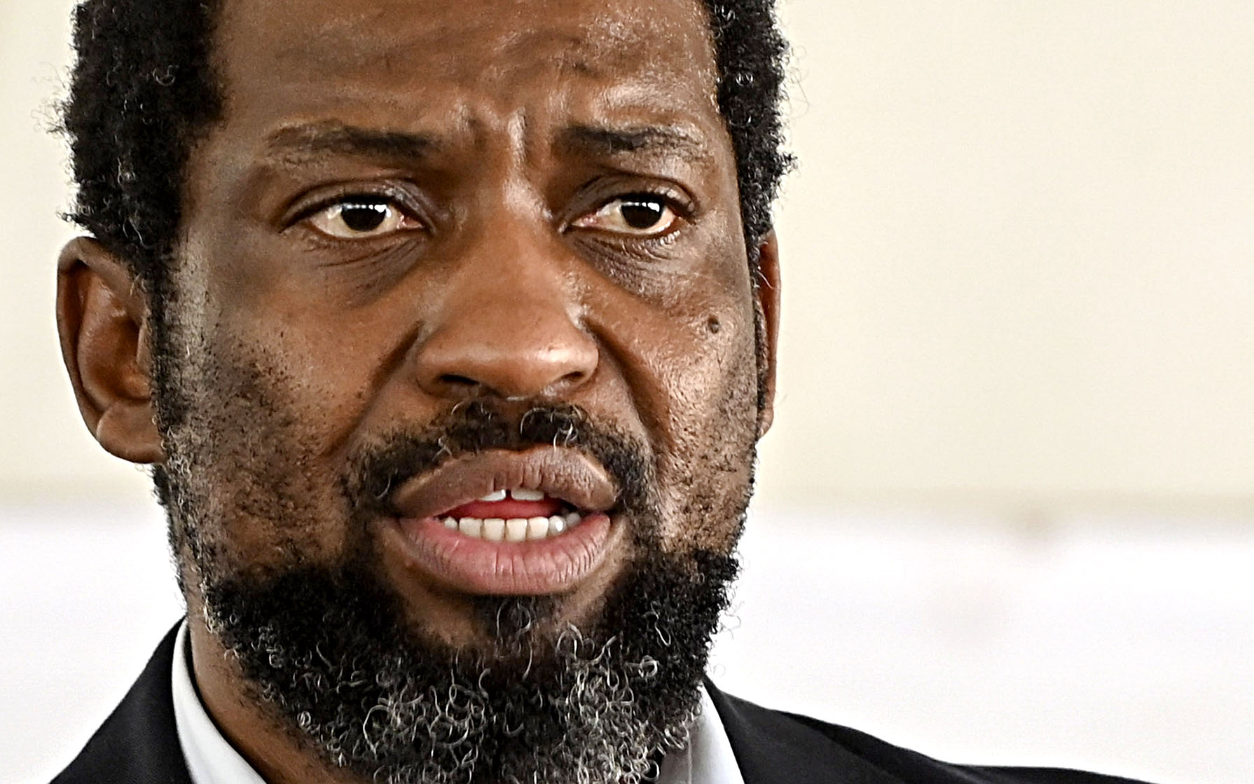 Higher education deputy minister's no-show sees plug pulled on key student funding meeting in Parliament