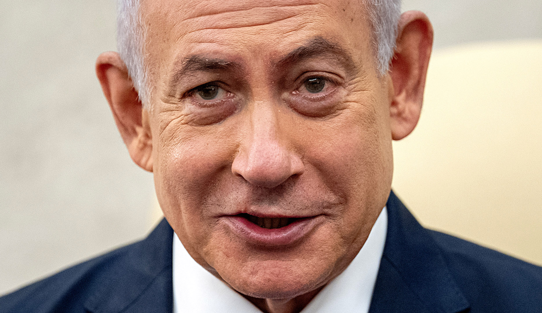 Israel mulls over siege tactics against Hamas; Israeli airstrike kills seven at Gaza school