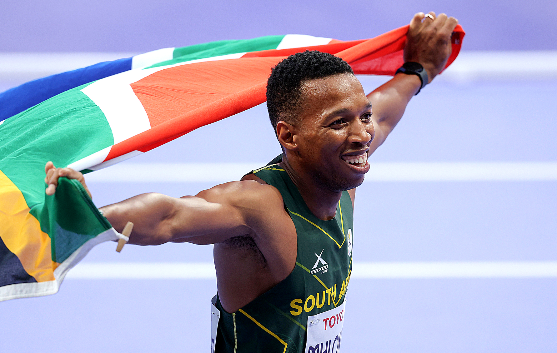 Mhlongo breaks SA’s Paralympic duck with terrific 100m gold