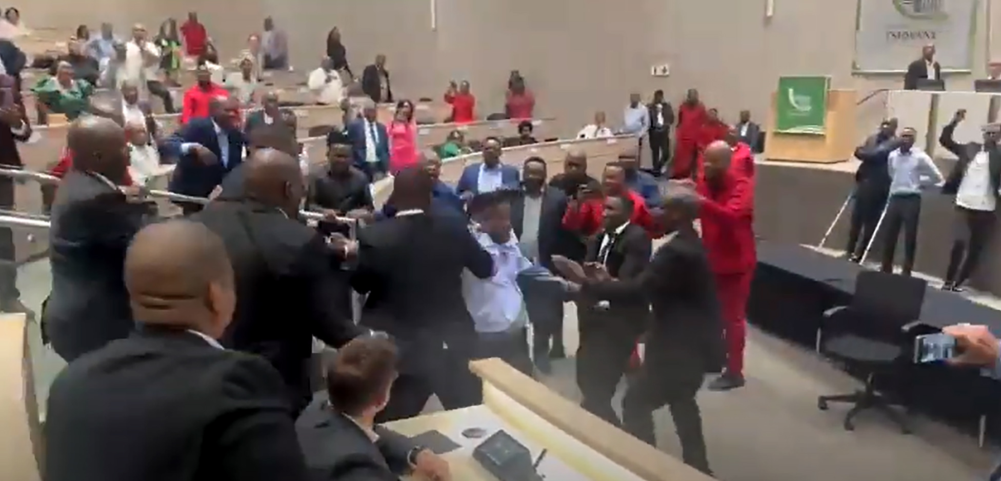 DA councillors manhandled out of City of Tshwane council after posing ‘challenging questions’