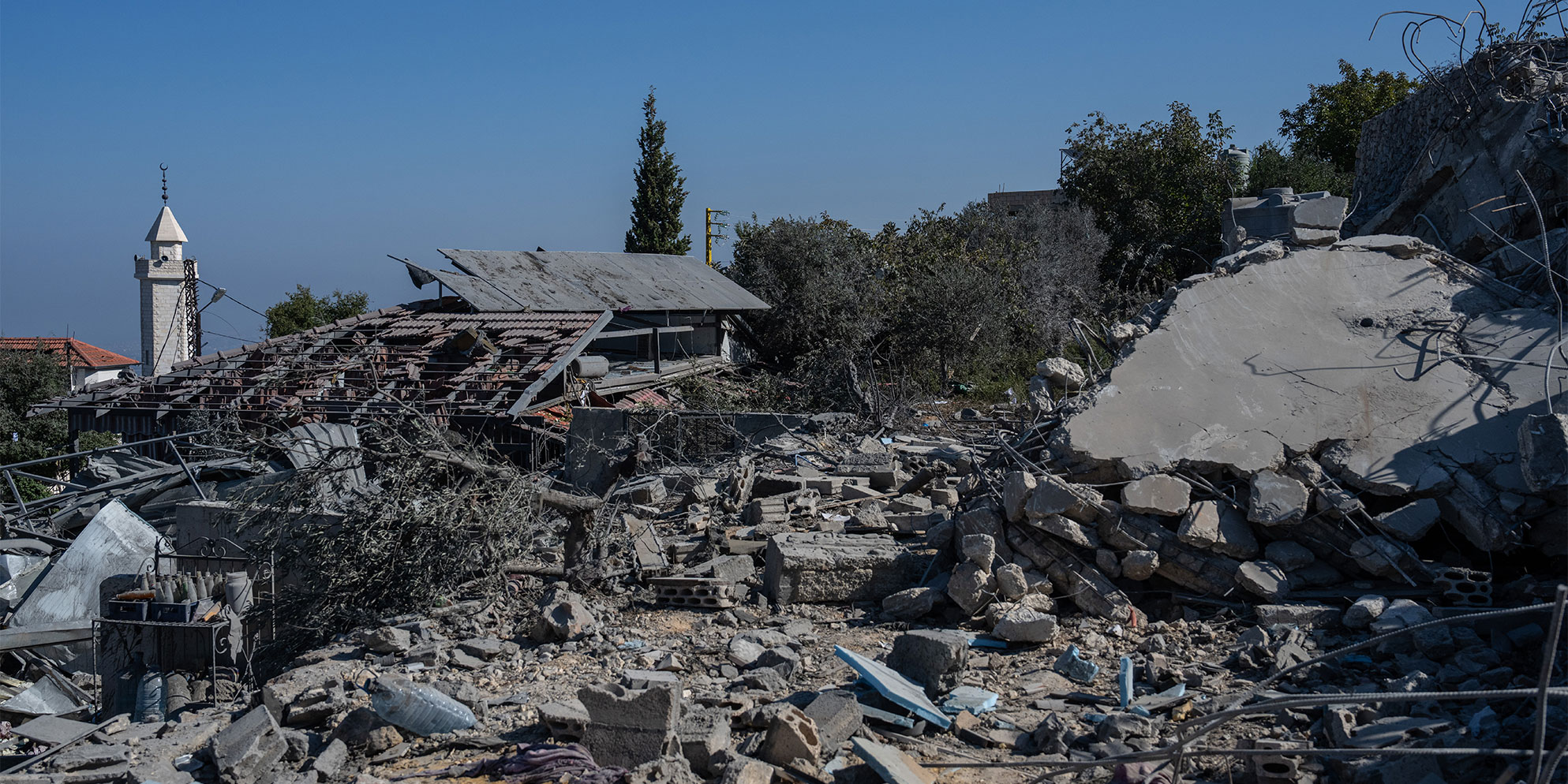 IDF tanks burst into UN peacekeeper base; US to send anti-missile system to Israel