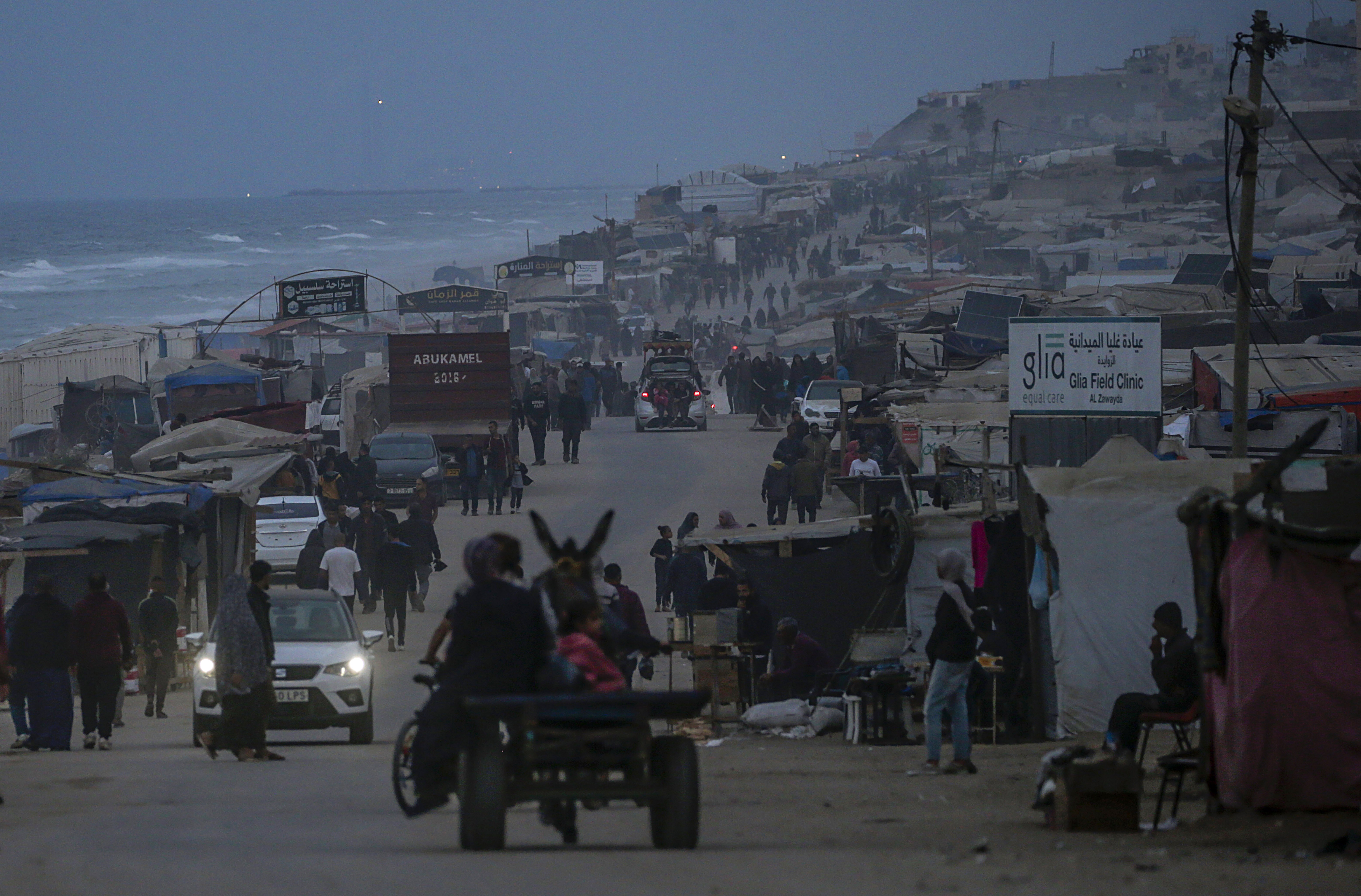 Human Rights Watch accuses Israel of war crimes over Gaza displacements