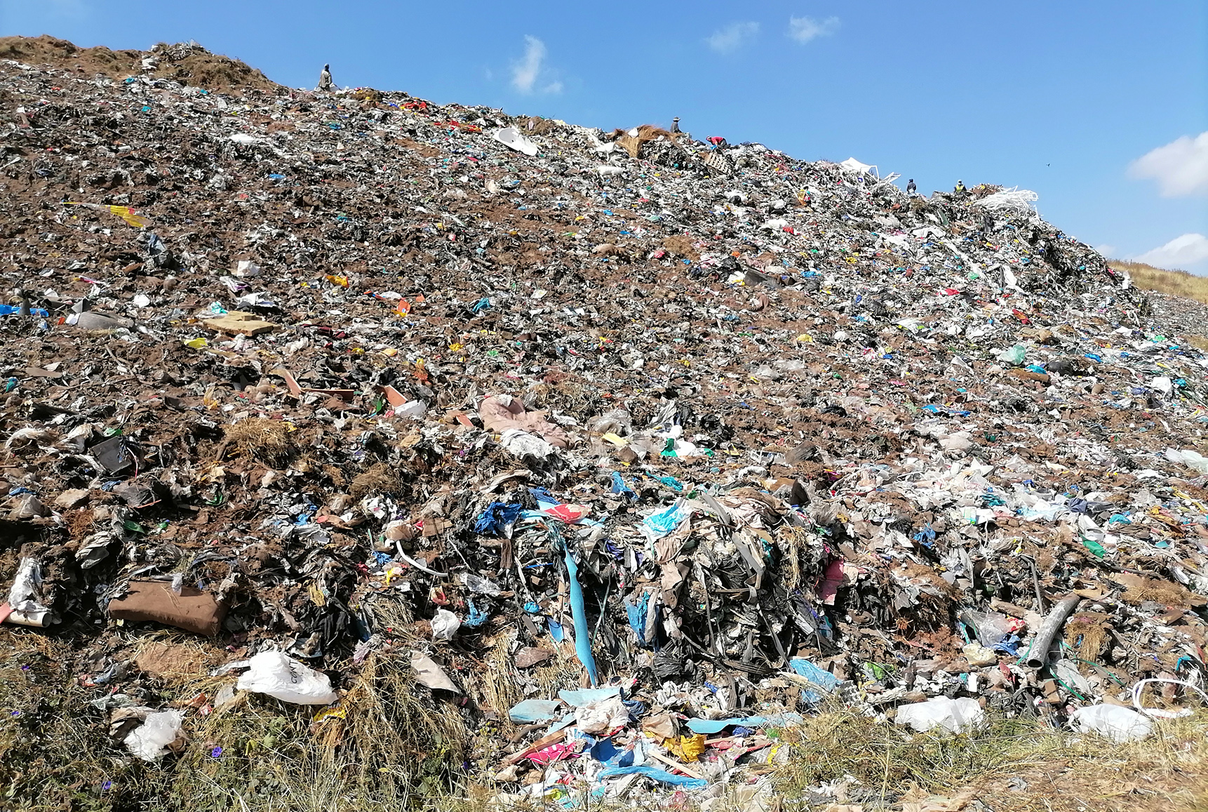 South African municipal dumps are a mess, despite threats of court action