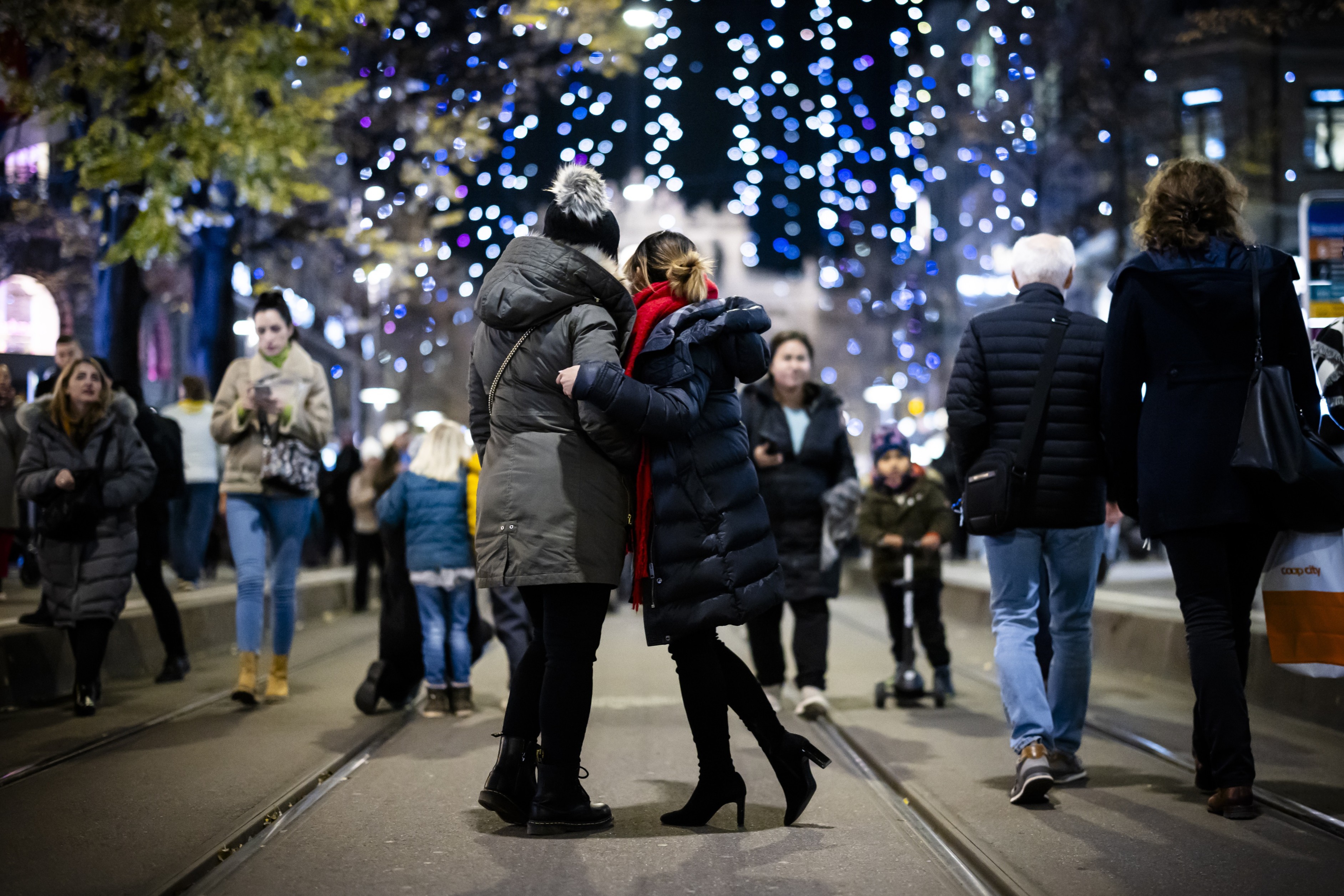 Supporting a grieving loved one on holidays and special occasions: Practical tips from a clinical psychologist