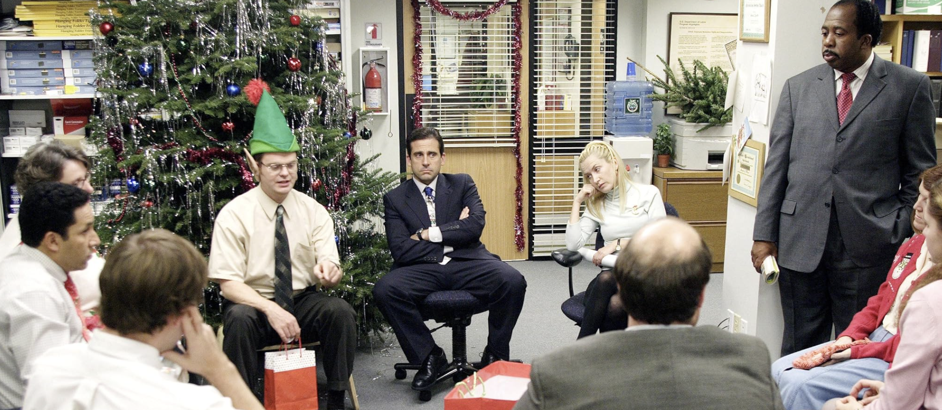 Party season is coming. Here are two ways to make small talk less awkward