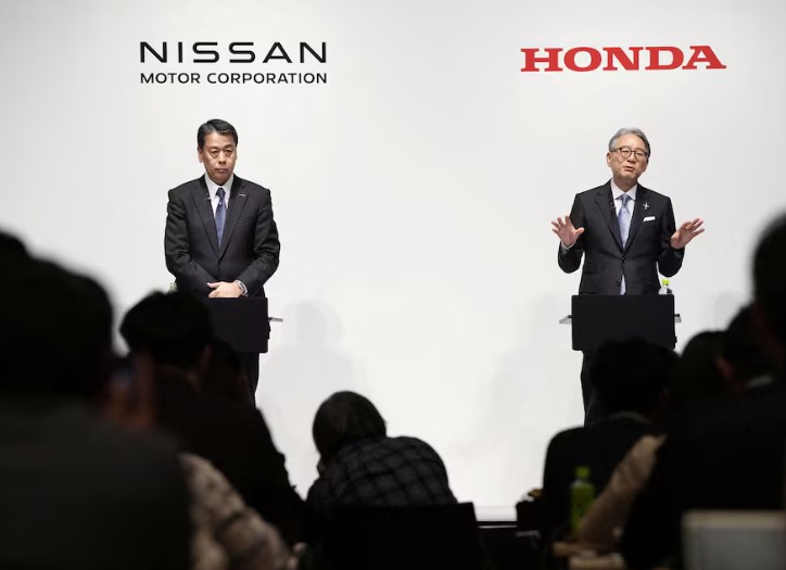 Japan's Honda and Nissan to begin merger talks, Nikkei reports