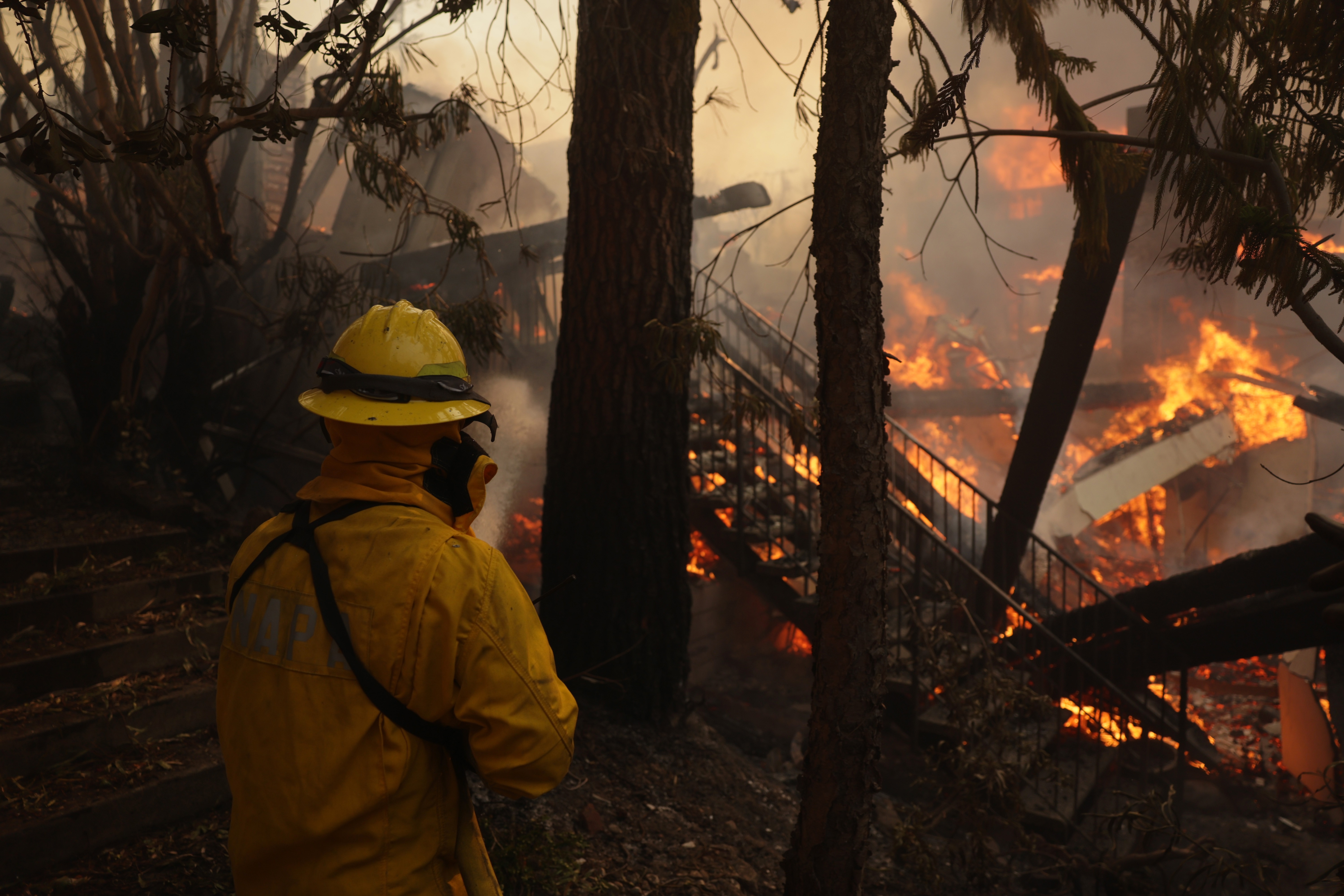Wildfires force thousands of evacuations in the Los Angeles area