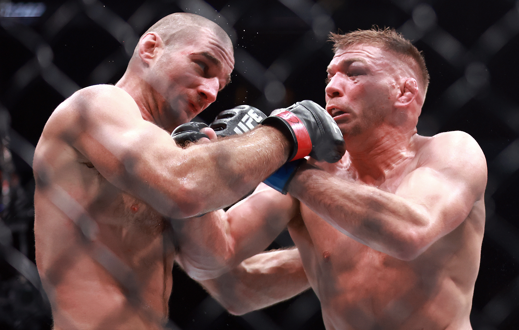 Strickland begins psychological warfare with Du Plessis as title fight beckons