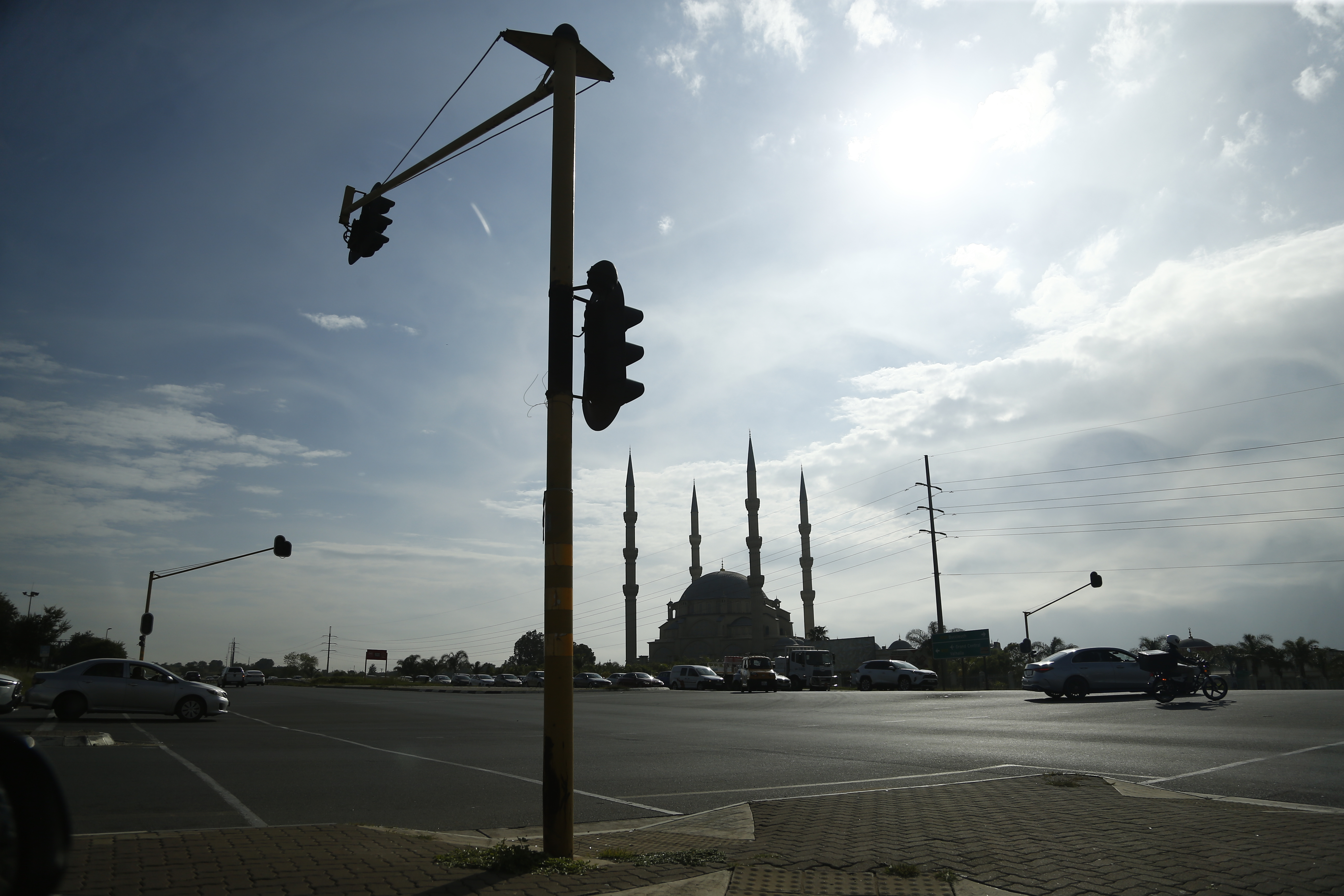 Lights out in Joburg – thousands of traffic signals on the blink amid power cuts, budget blues and vandalism