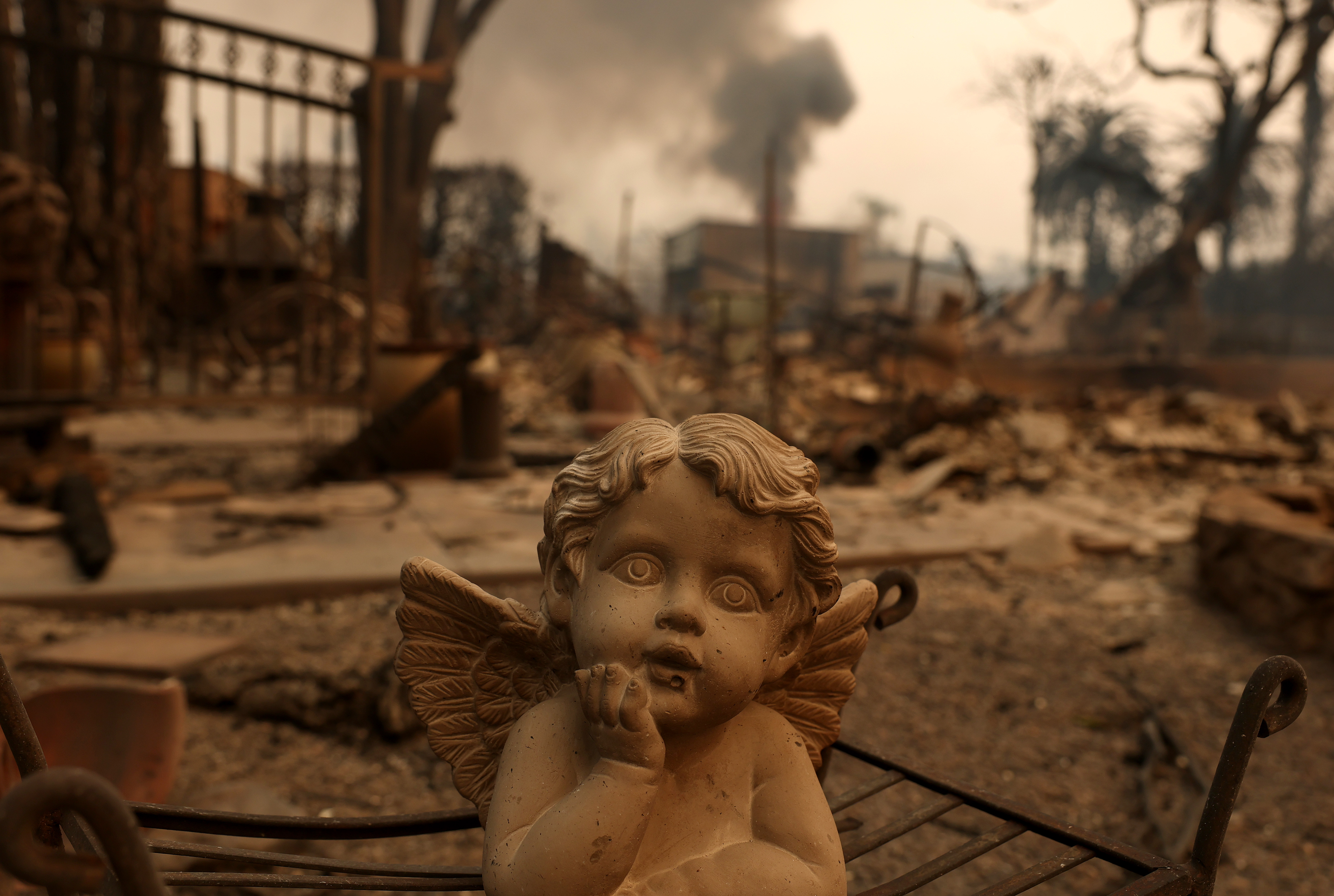 In pictures – Wildfire rips through Los Angeles suburbs as citizens brace for more hardship