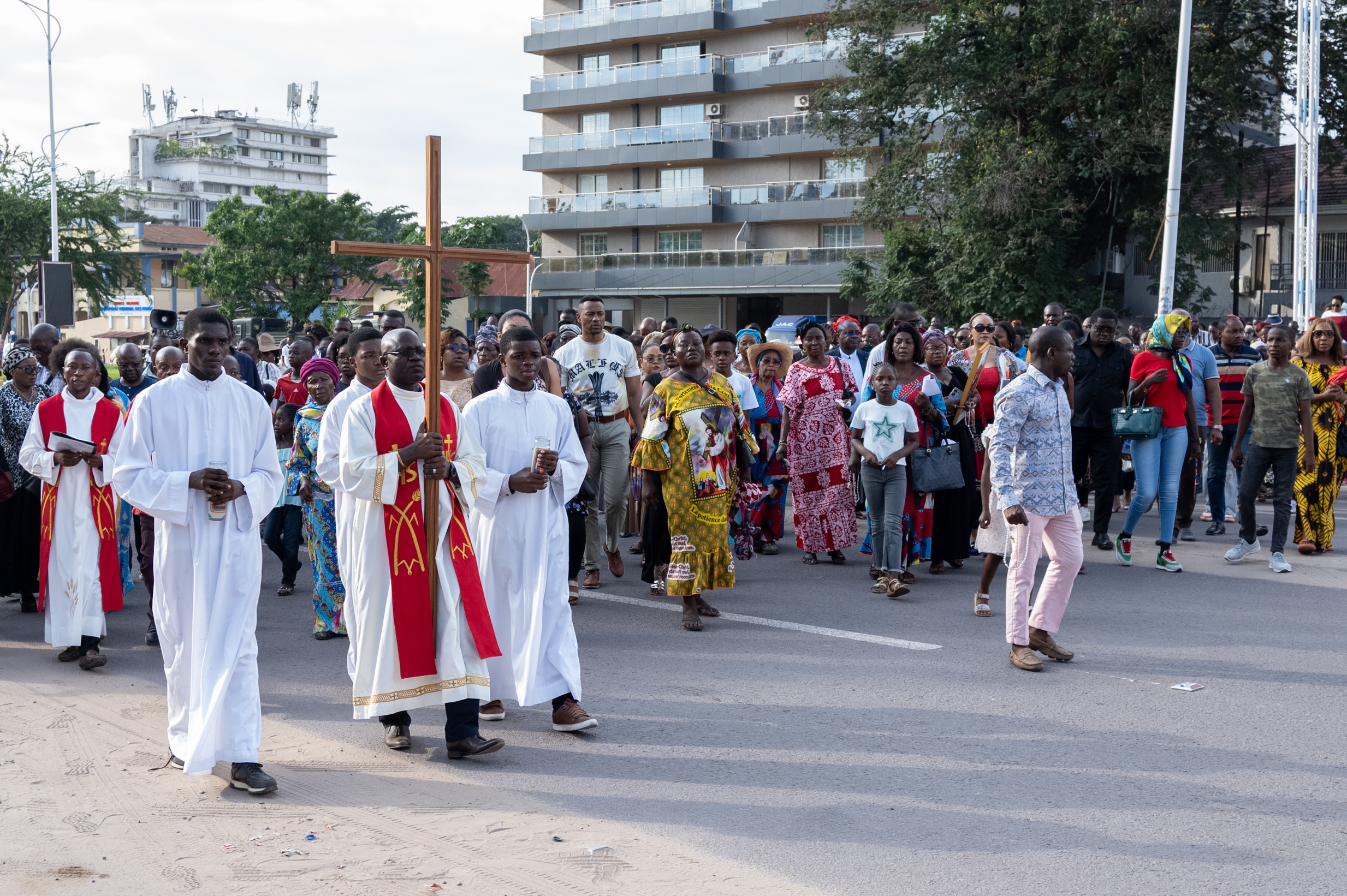 Worshippers celebrate Goood Friday in Kinshasa