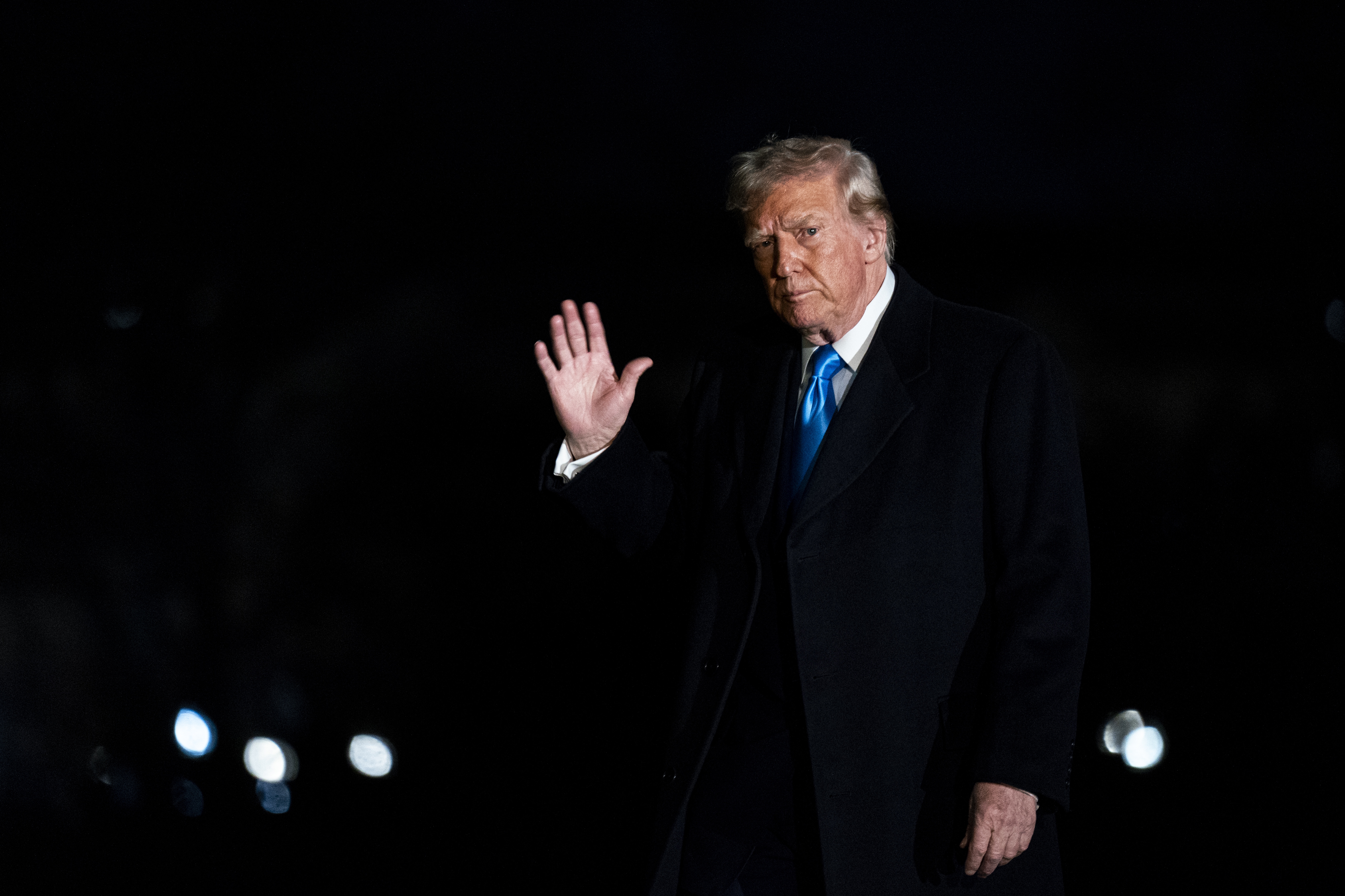 US President Trump arrives to the White House on Marine One