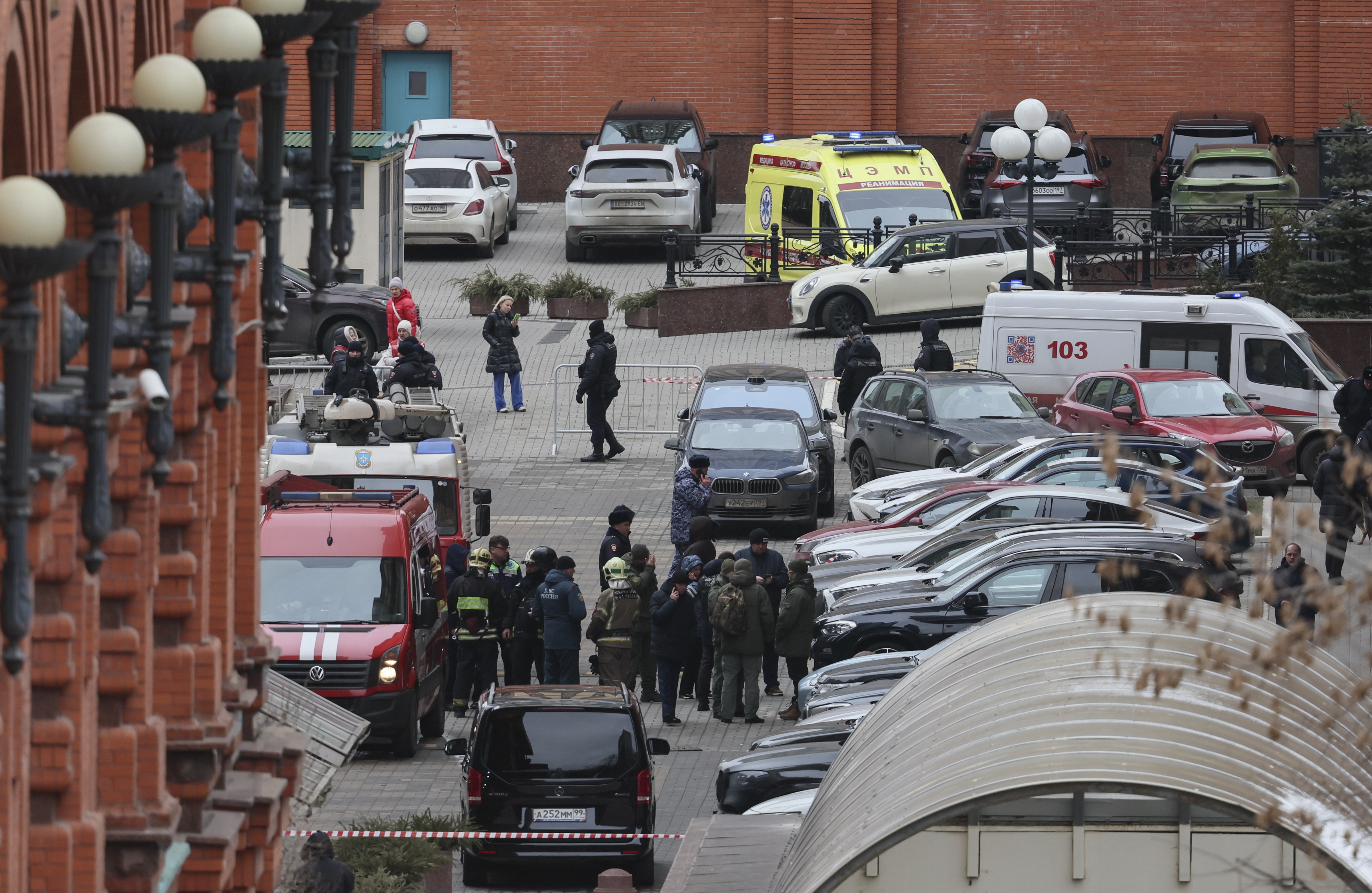 Founder of Russian military unit injured in explosion at residential complex in Moscow