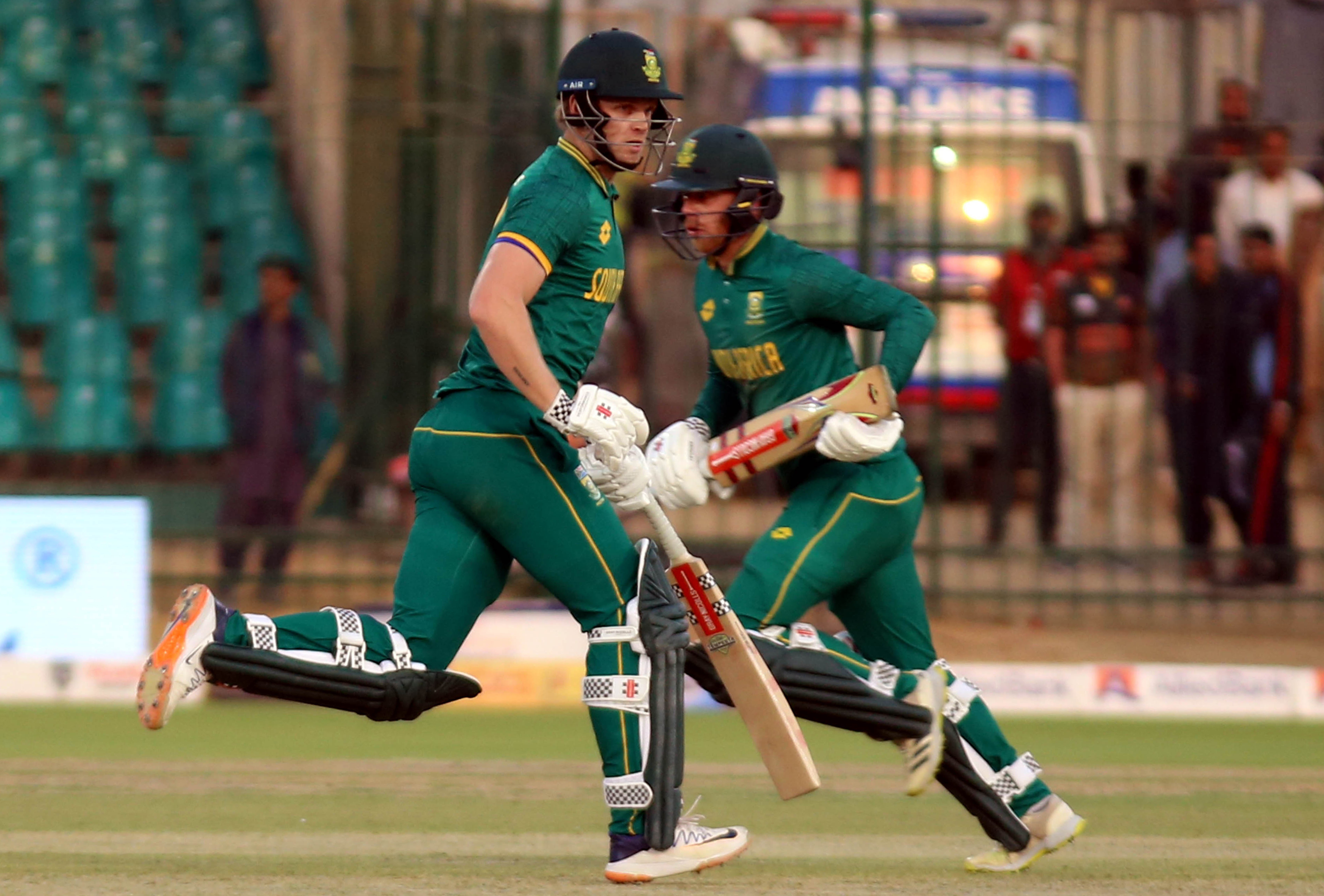 Cricket-Proteas bowling