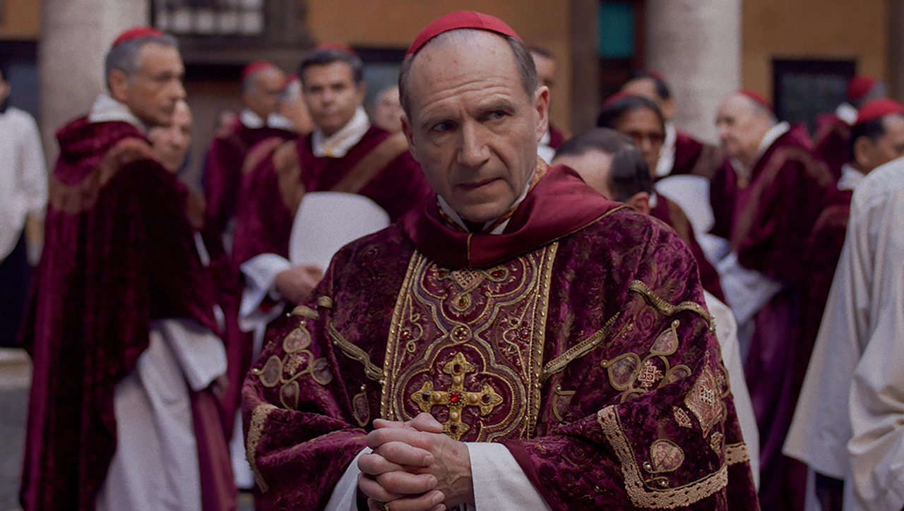 Conclave: a riveting movie that transforms a papal election into a locked-room thriller