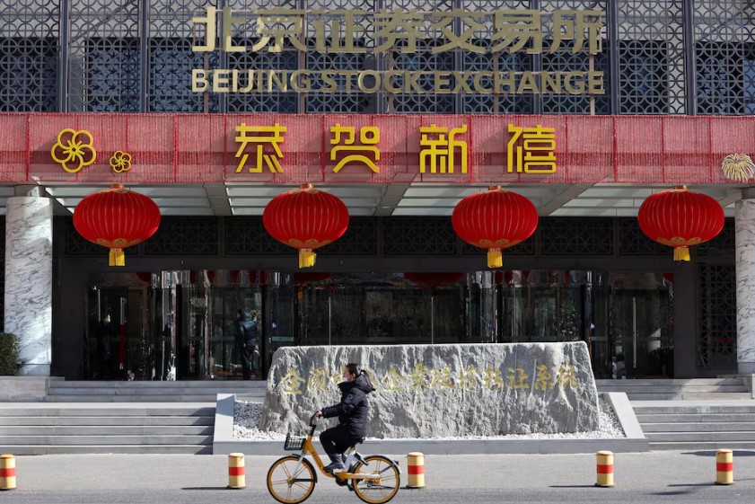 Stocks rally on US-China talks, China rate cut