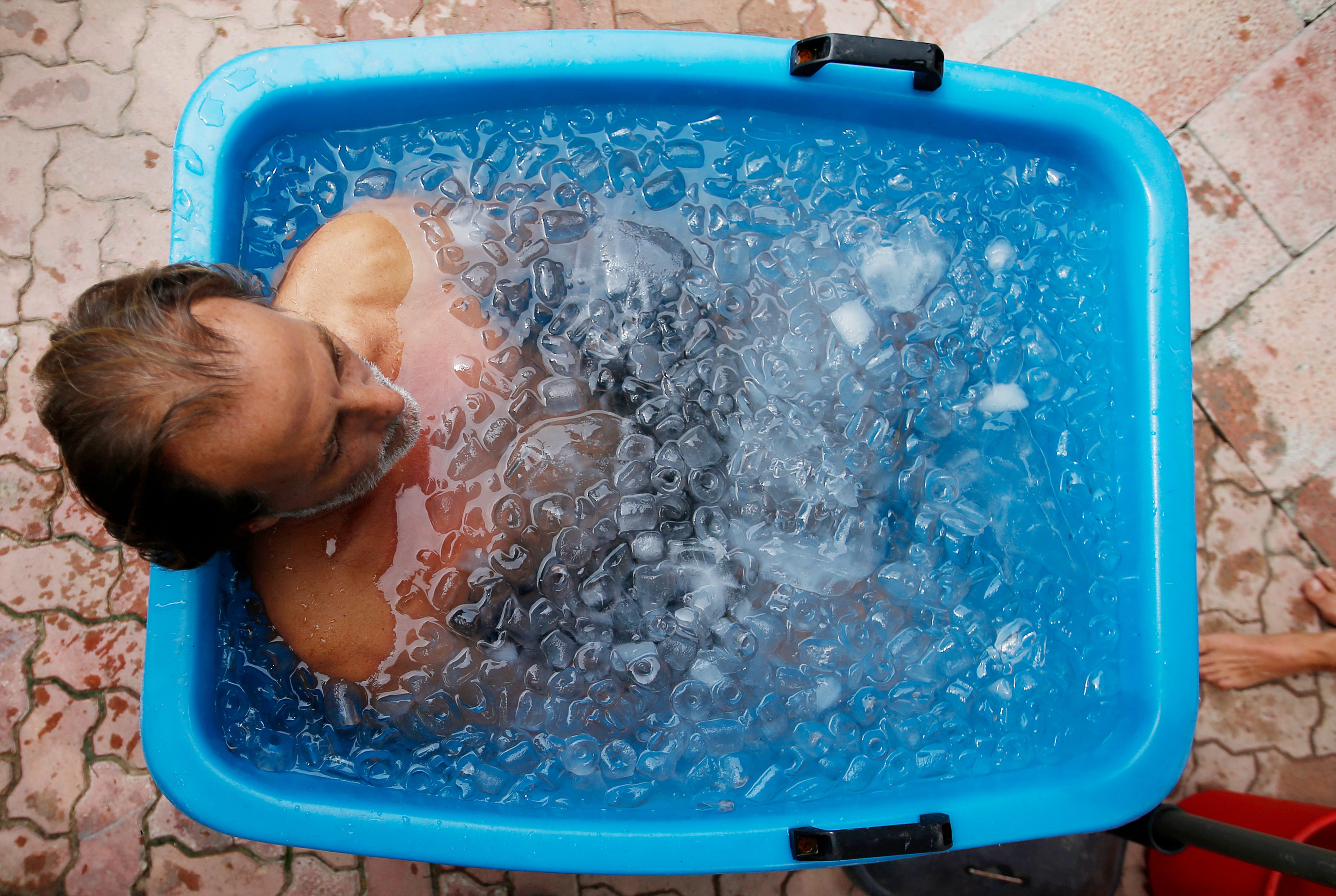 Ice baths are popular for exercise recovery and general wellness. But what does the science say?