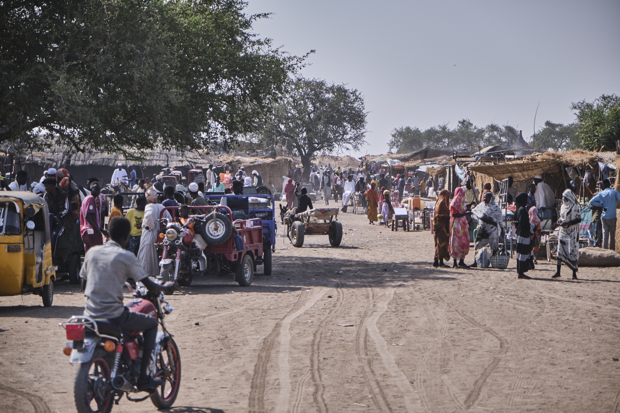 Sudanese refugees flee to Renk refugee camp in South Sudan