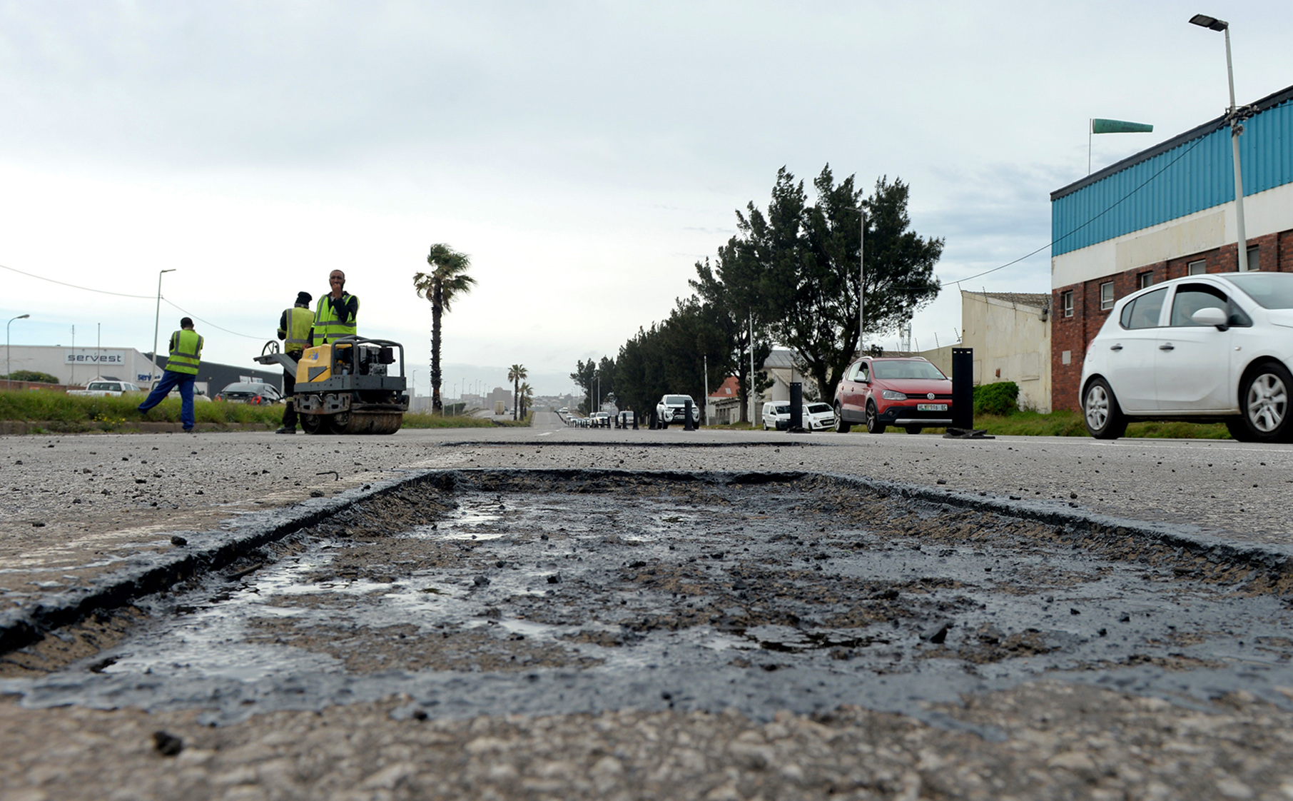 Major Nelson Mandela Bay road brought to standstill as motorists hit deep holes left unmarked by contractors