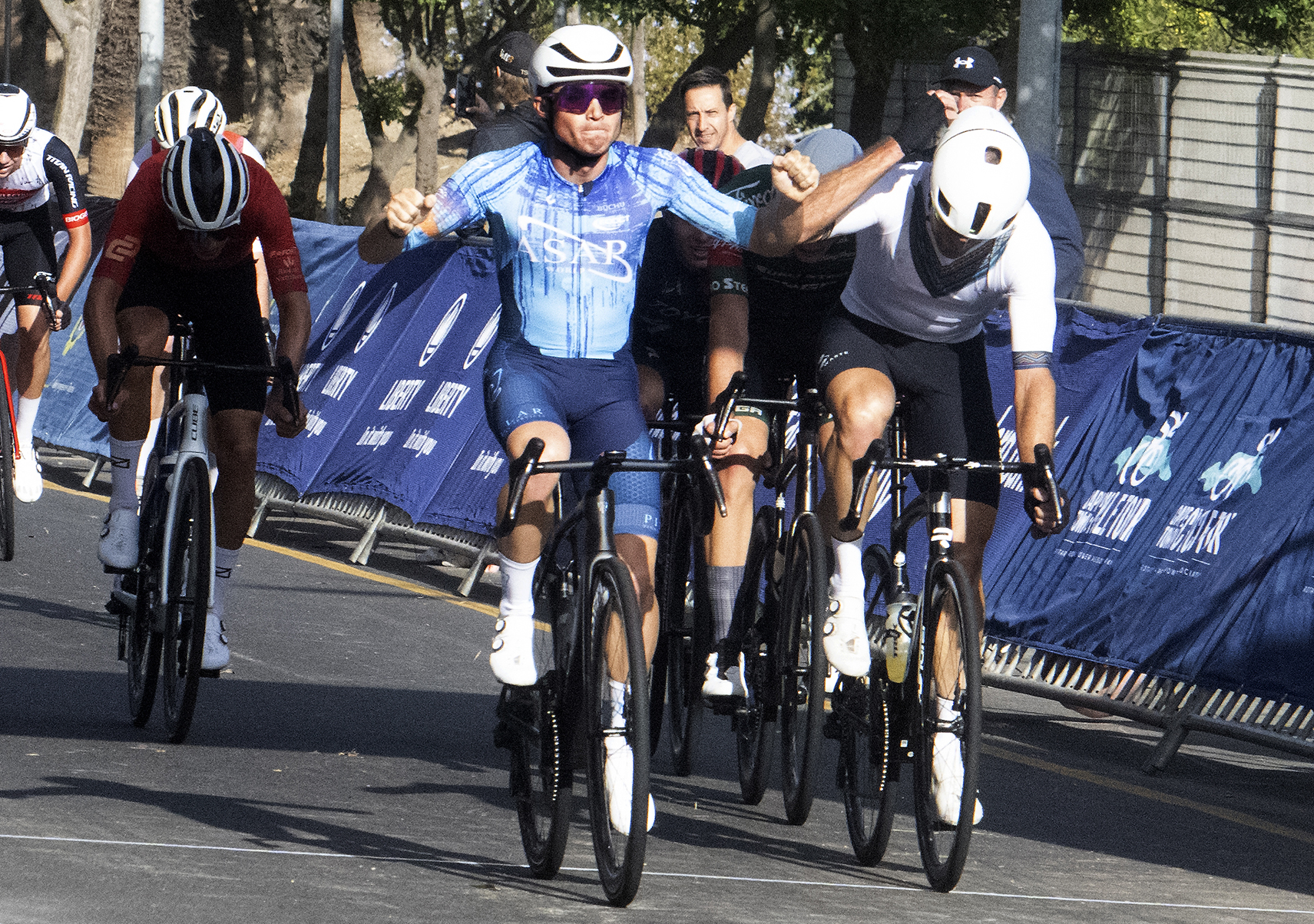 Tyler Lange shatters Cape Town Cycle Tour record as he follows in father's slipstream
