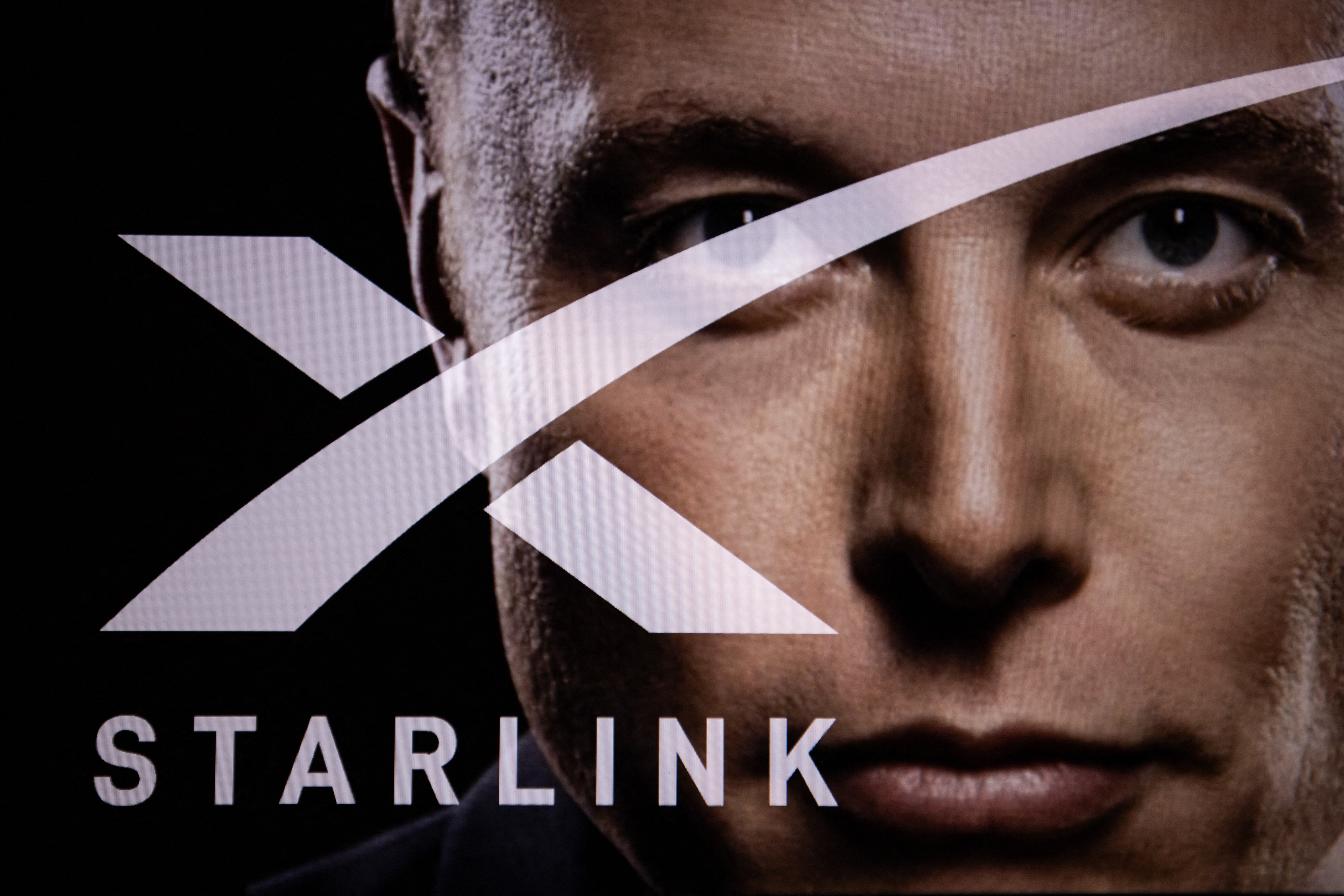BM_Lindsey_Starlink space junk