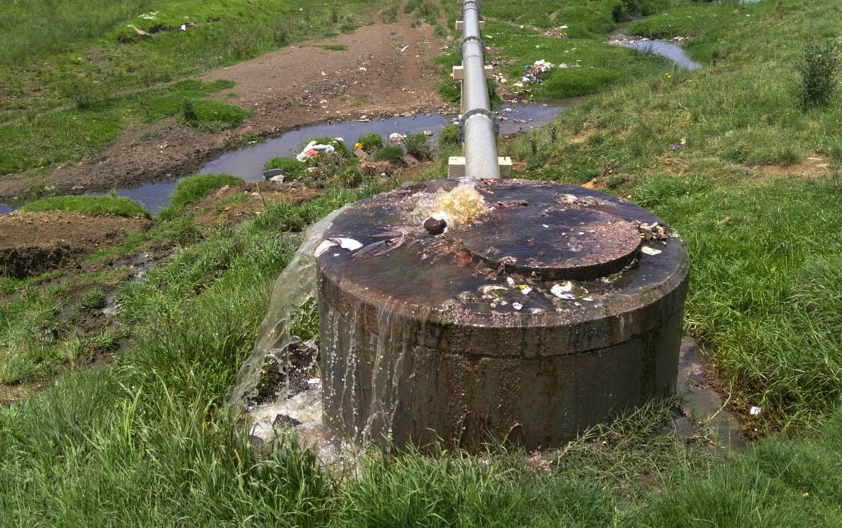 Court raps government over ‘snail’s pace’ effort to end Vaal River sewage stink