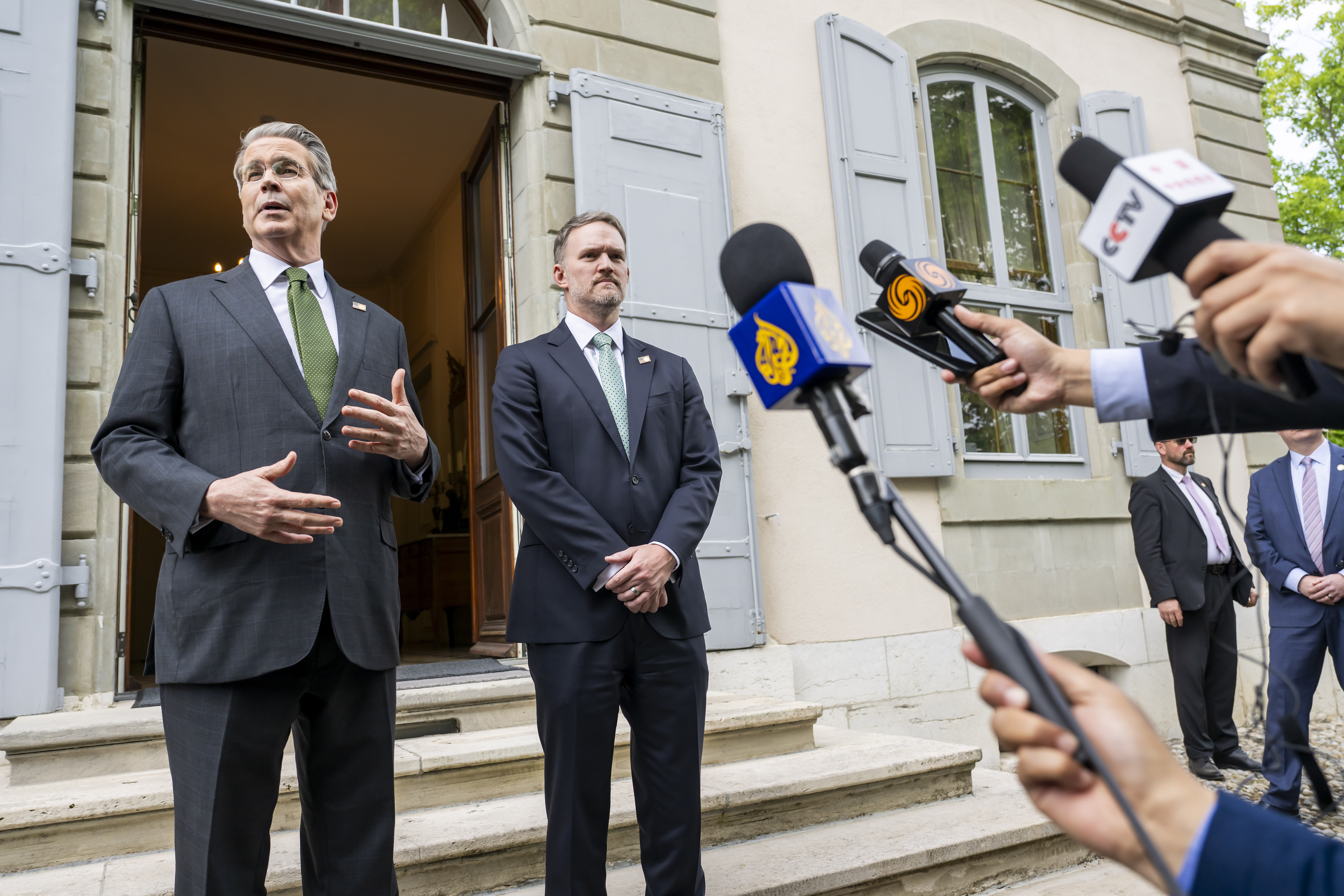 USA and China hold trade talks in Switzerland