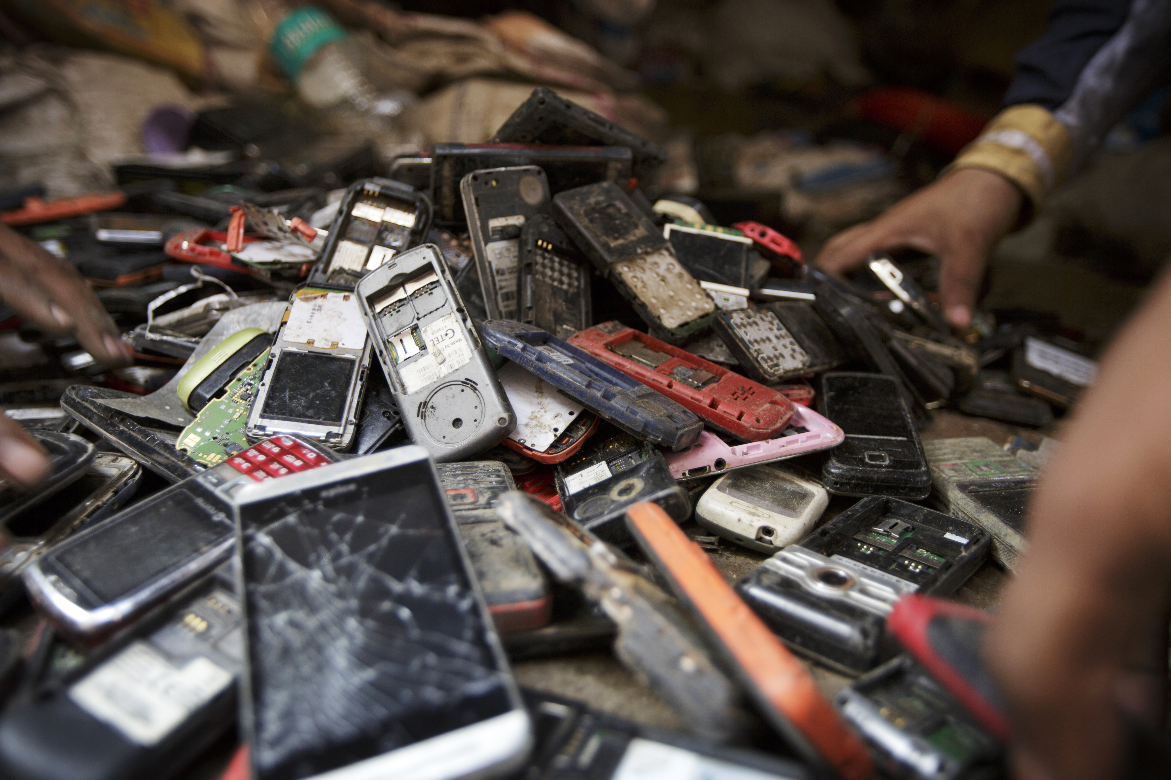 Selling your old laptop or phone? You might be handing over your data too