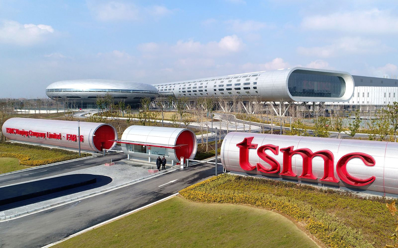 Crossed Wires: The most important company in the world and the storm brewing around it