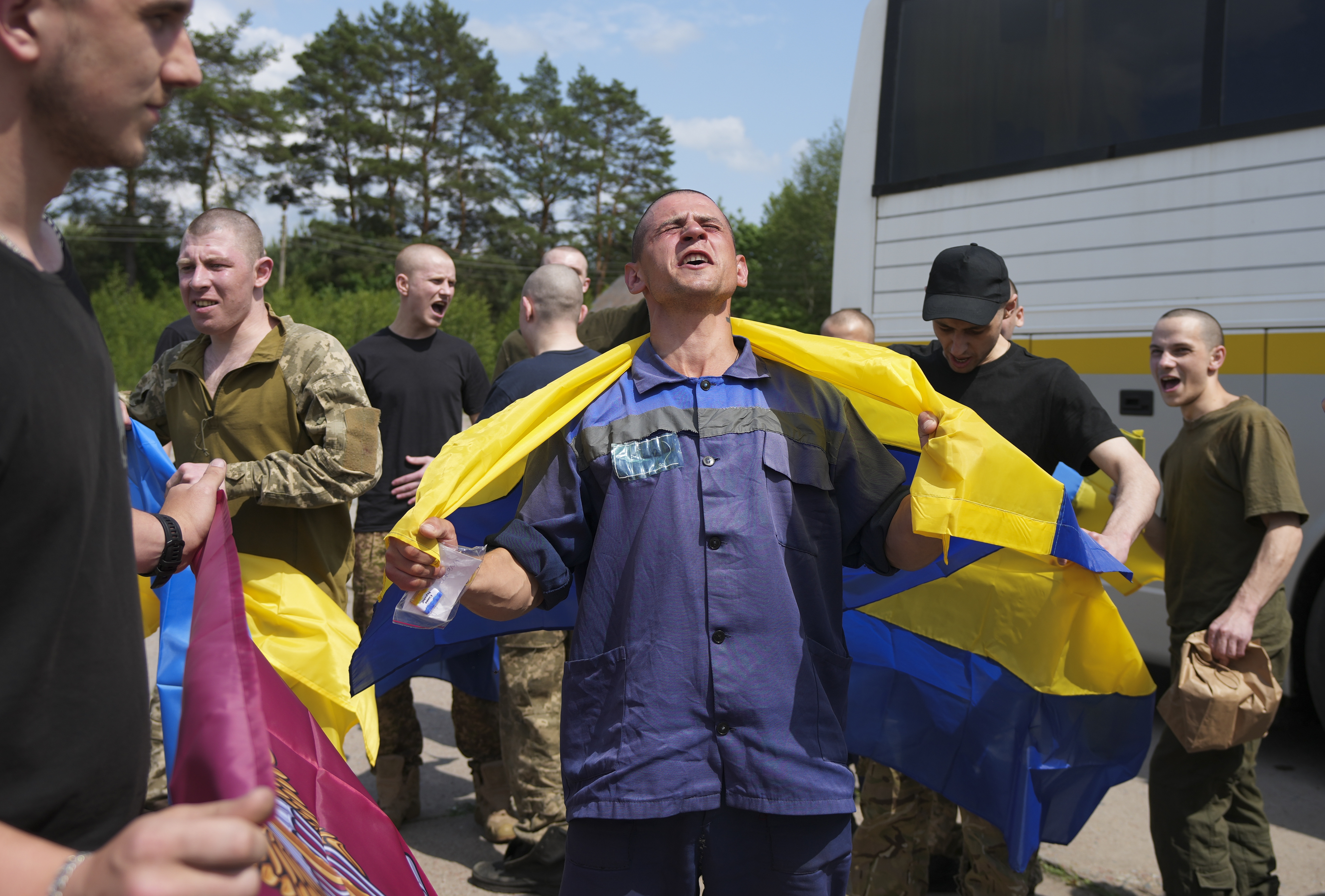 Russia and Ukraine exchange prisoners of war