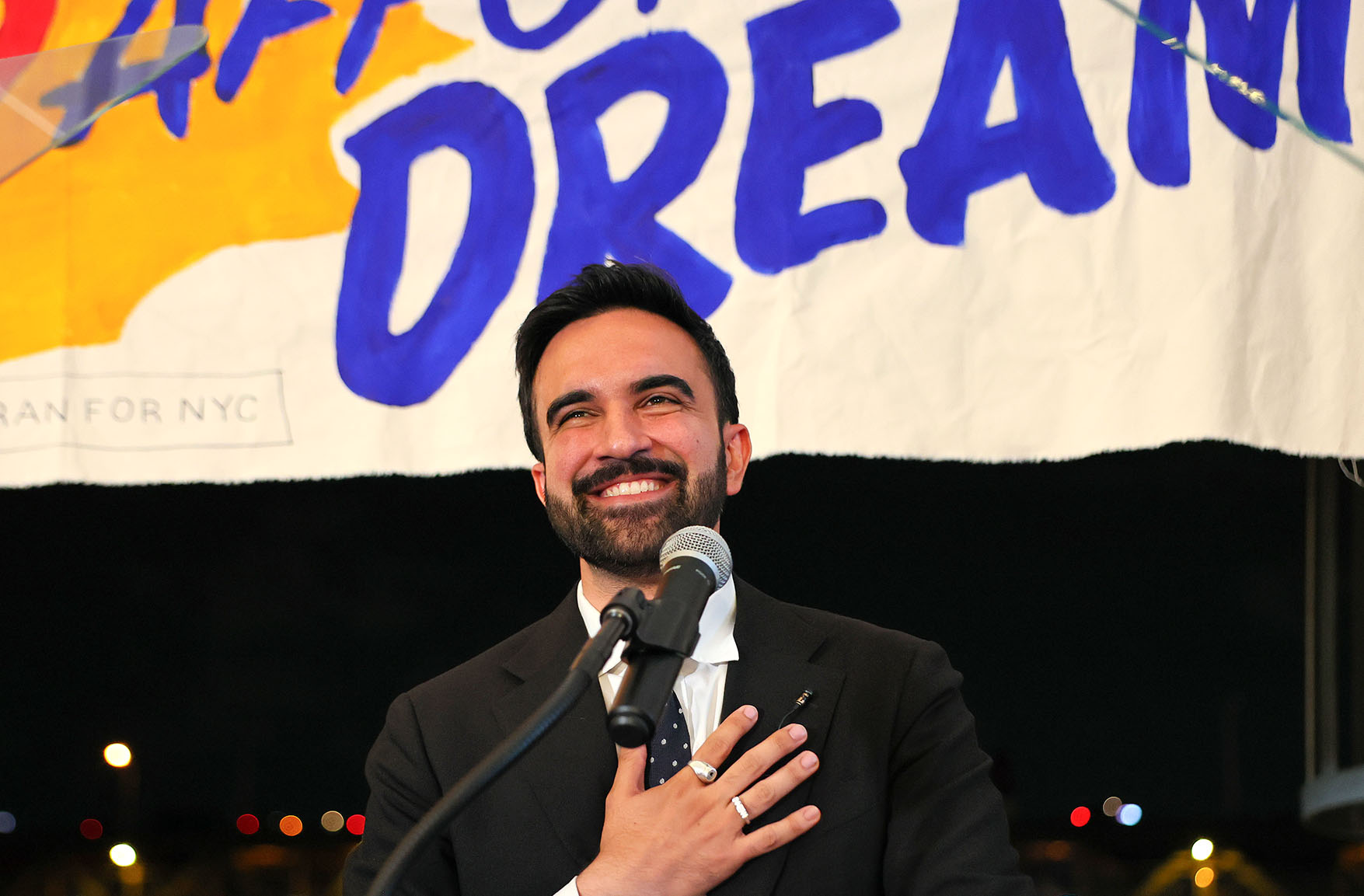 Trump backs Cuomo, threatens to cut funds for New York City if Mamdani wins mayoral race