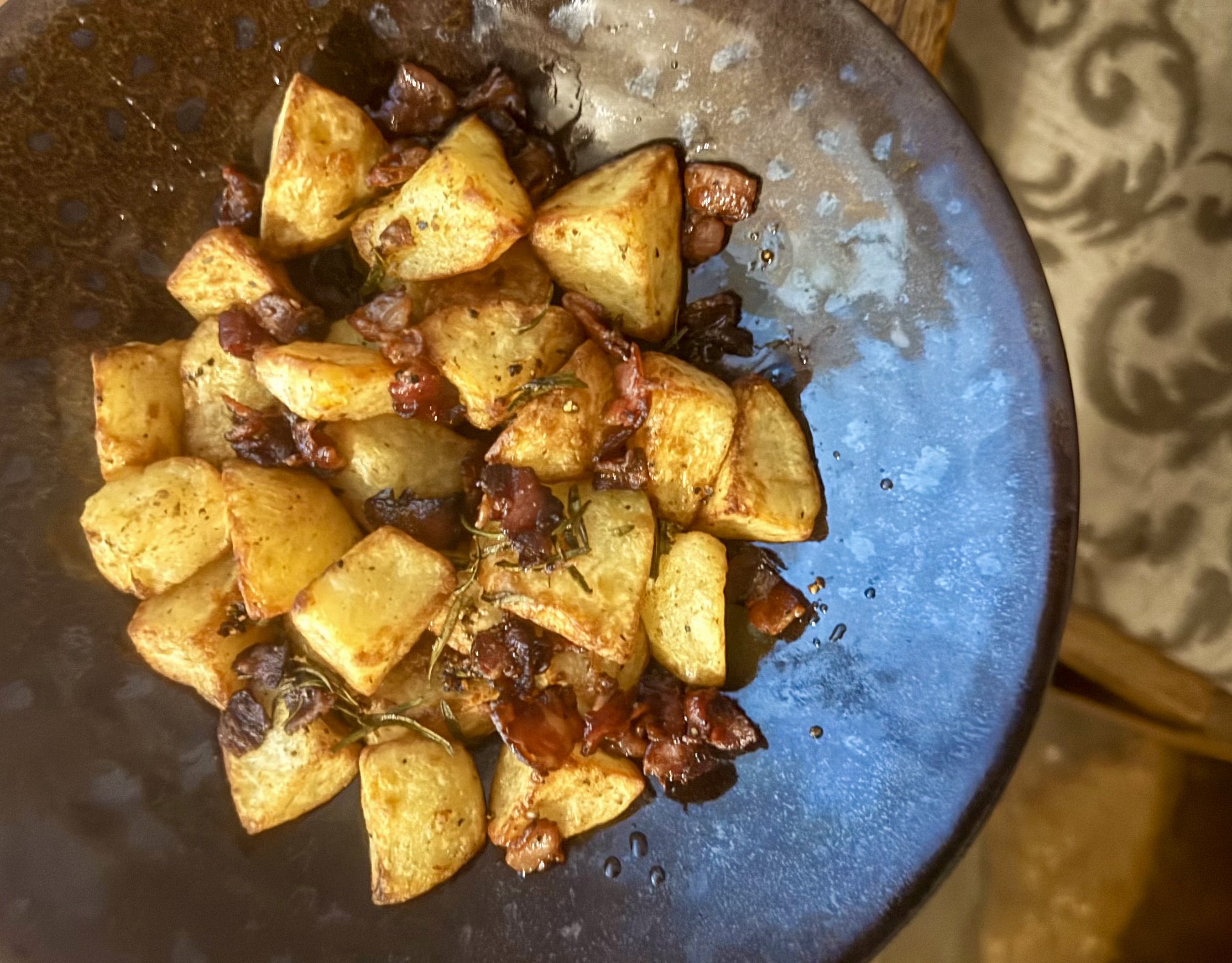 AirFryday: Crispy potatoes with bacon and rosemary