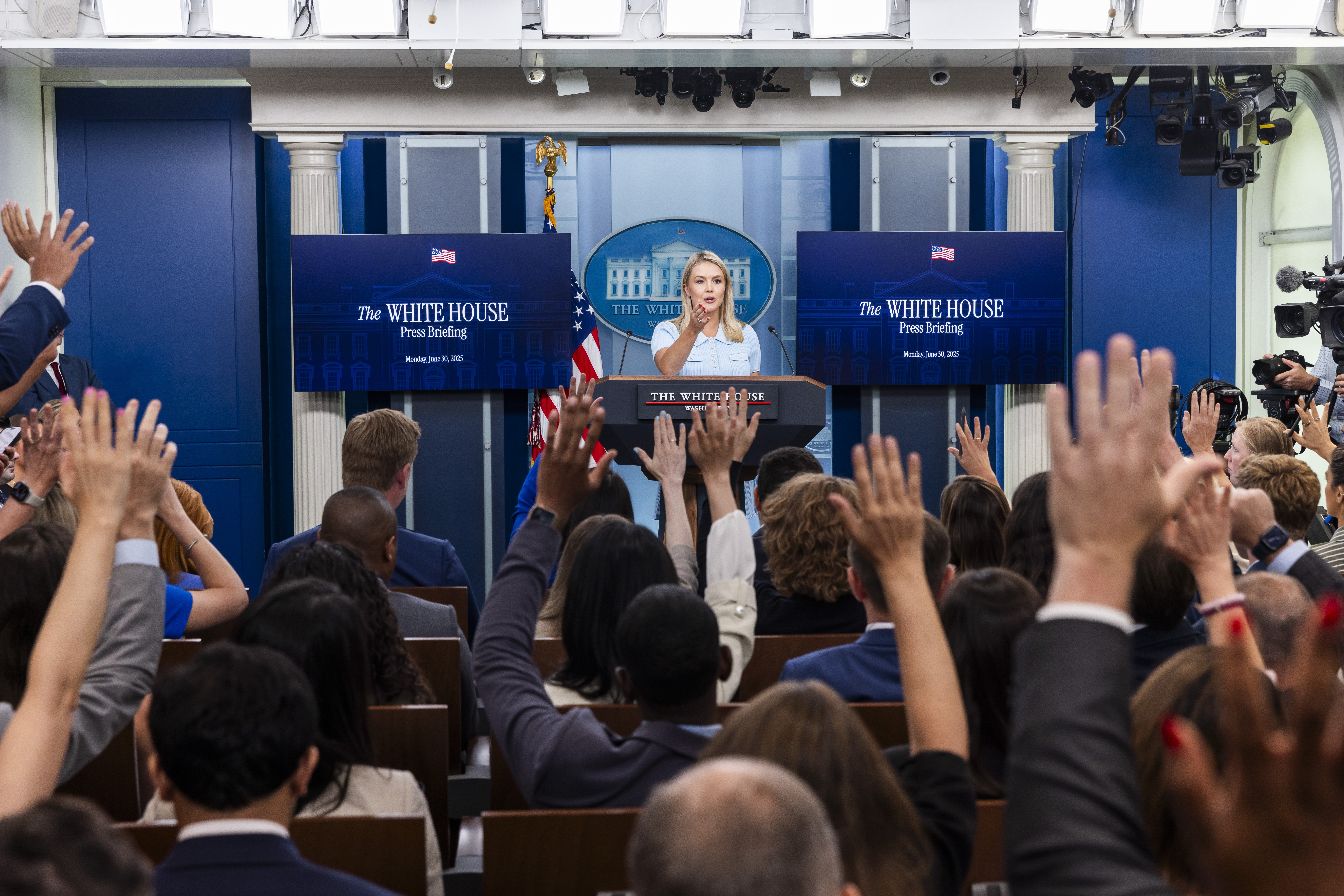 White House defends Trump calling a female reporter 'piggy'