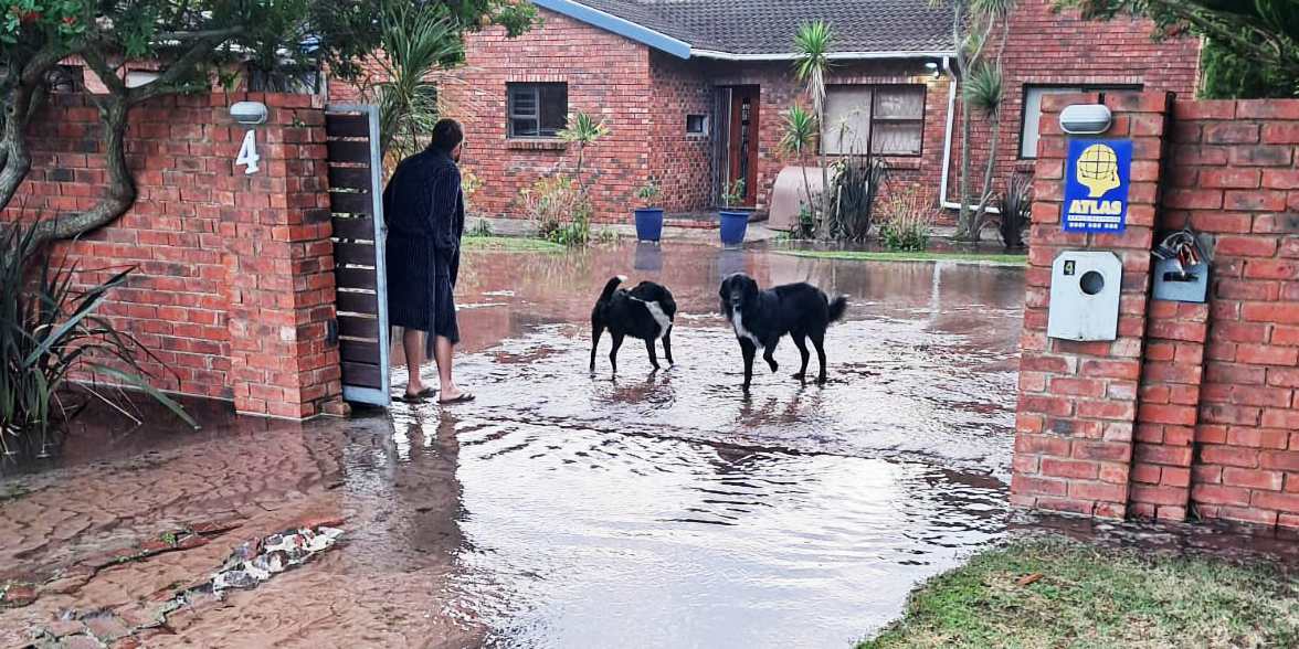 Failing water pipes threaten one of Nelson Mandela Bay’s fastest-growing areas