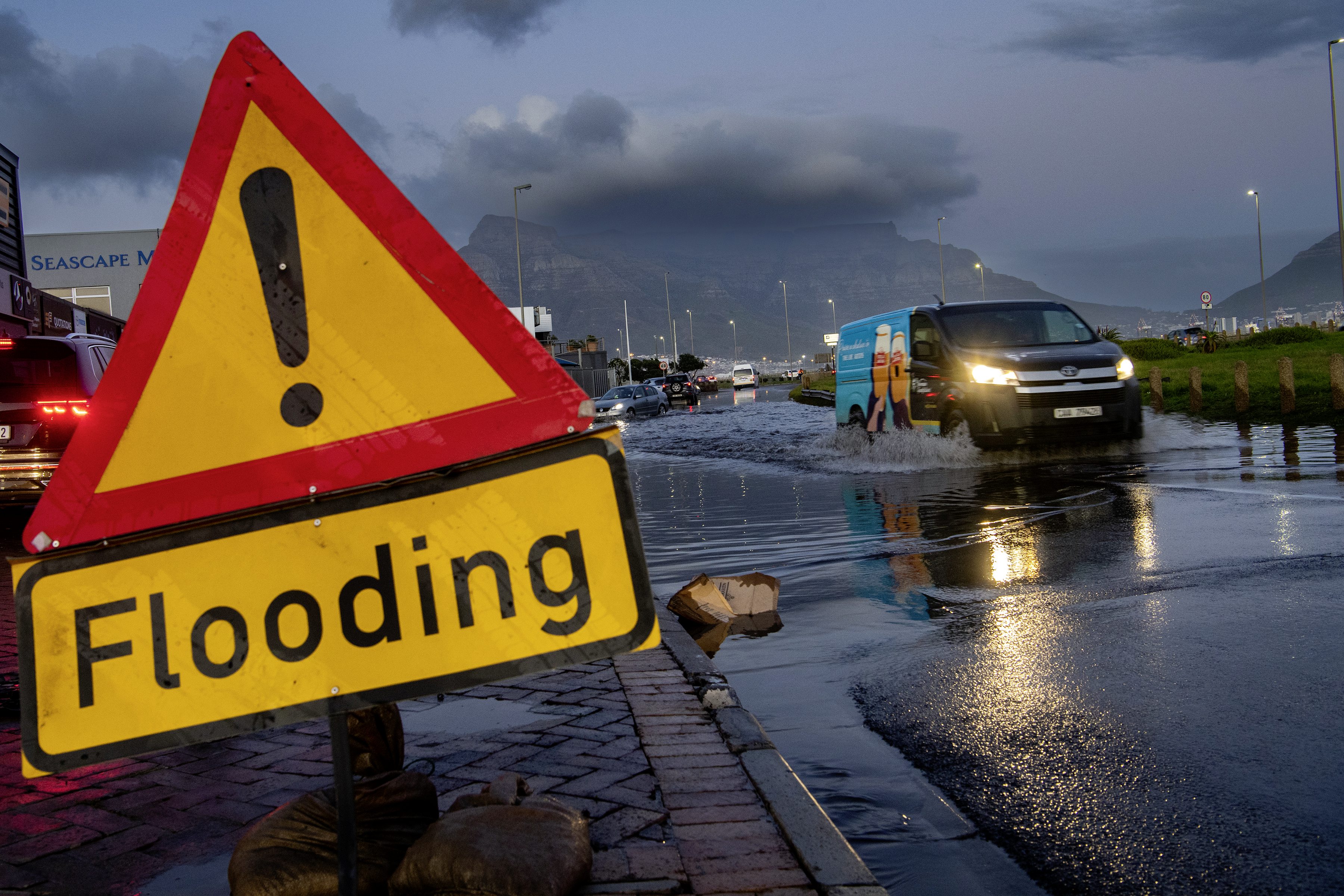 Cold, wet and windy conditions to hit Western and Northern Cape from Monday