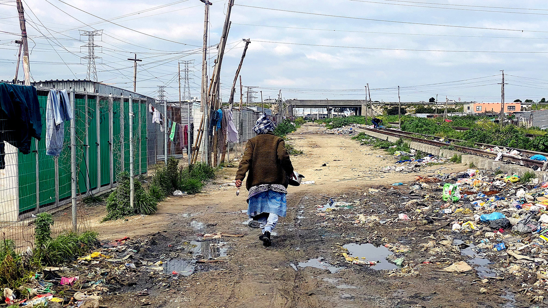 Cape Town families left on neglected Prasa land protest, close busy R300