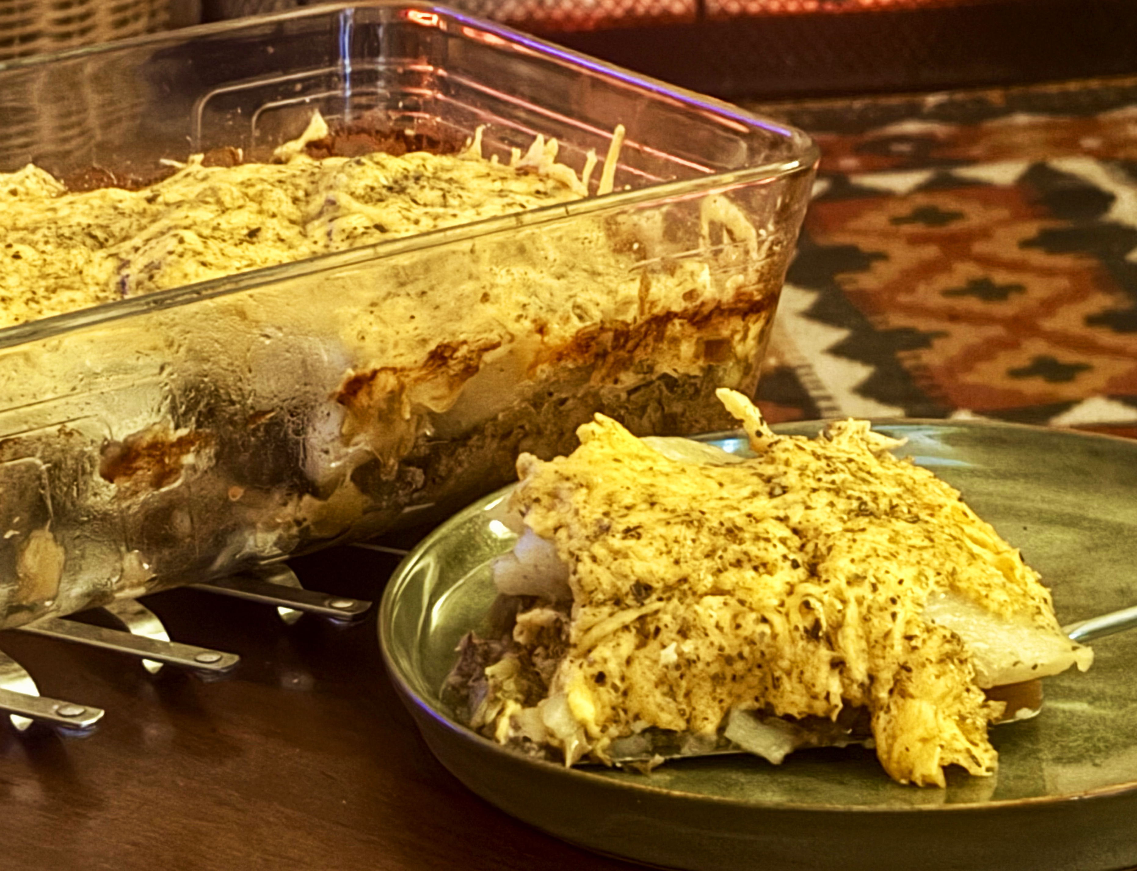 Minced beef, leek and potato bake