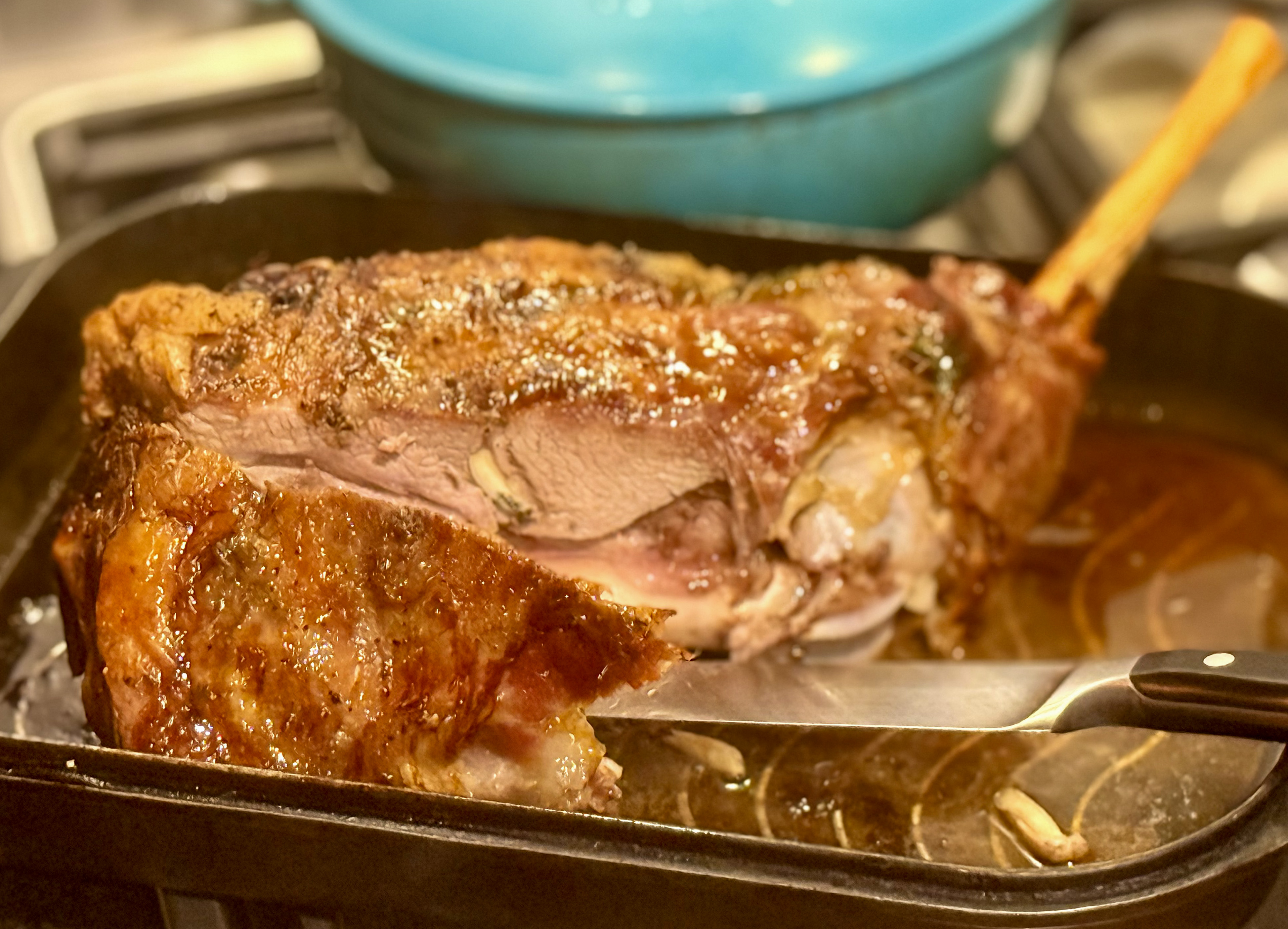 Roast leg of lamb with garlic, oregano and lemon