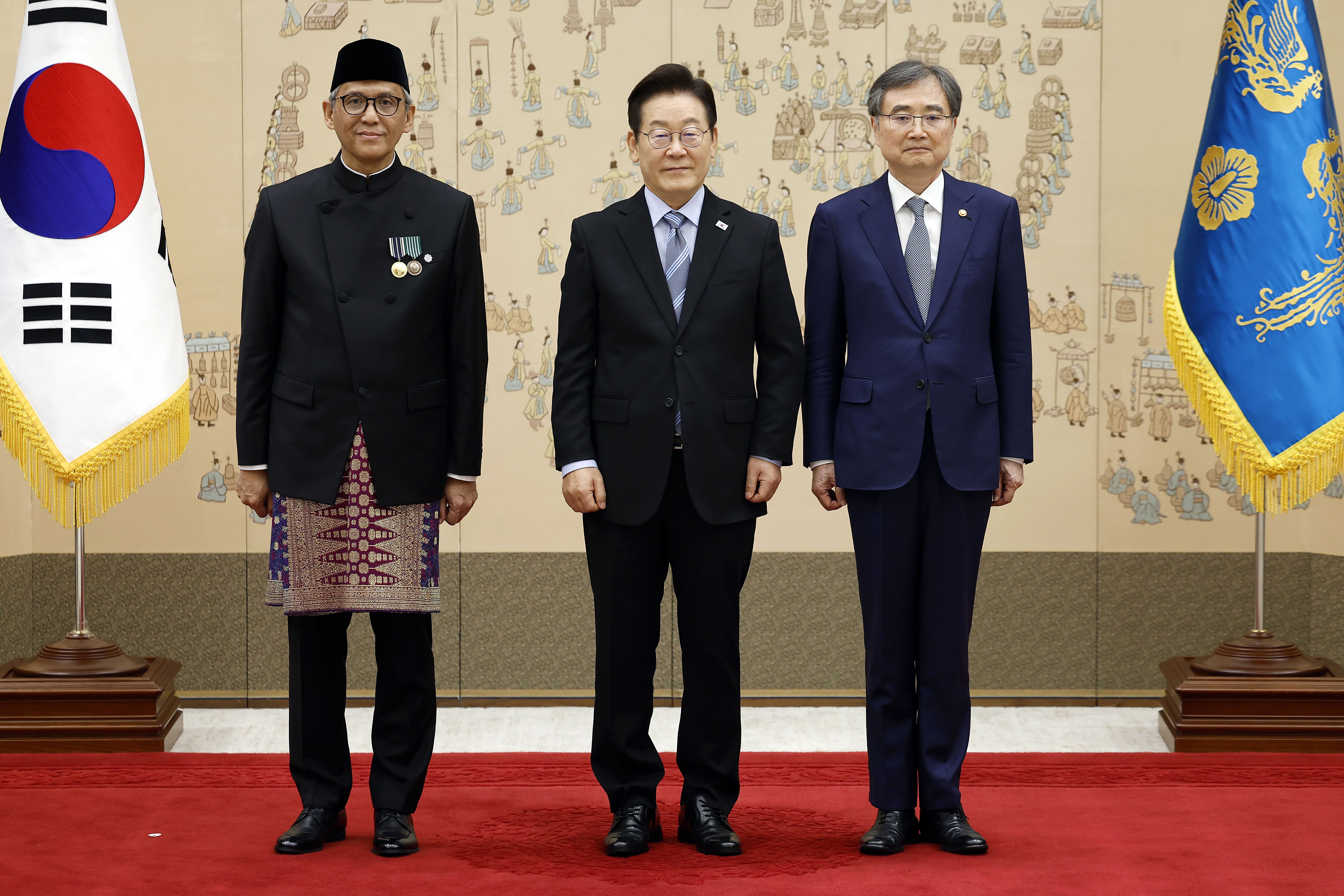 South Korean President Lee Jae Myung receives envoys credentials