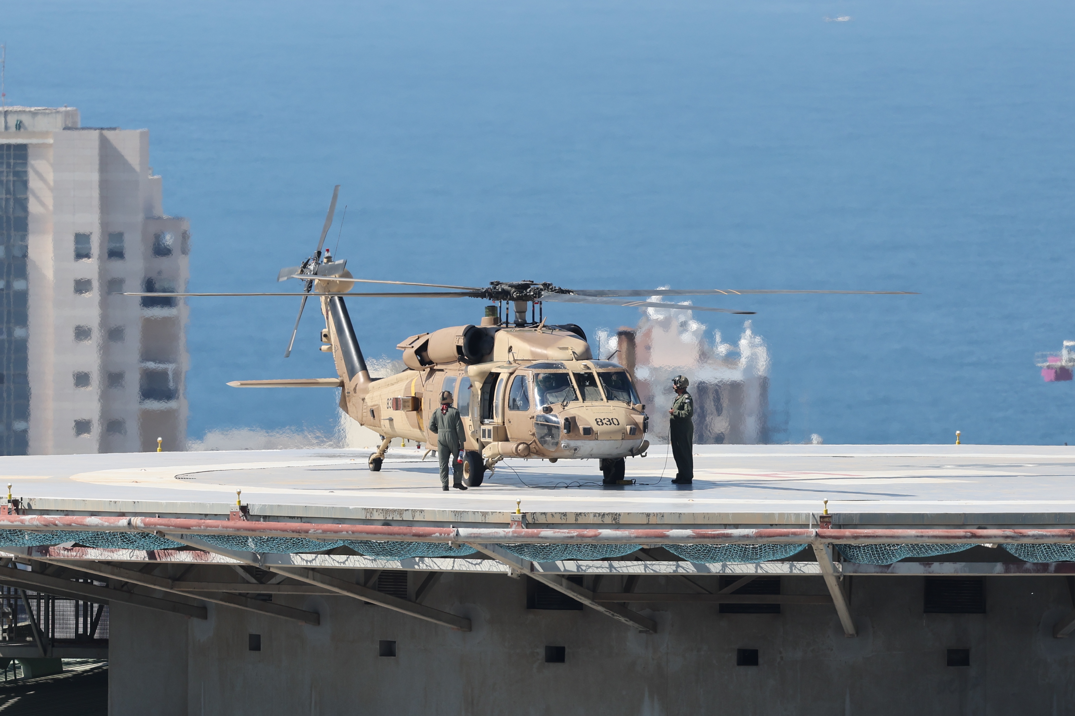 Released Israeli hostages arrive to Ichilov hospital