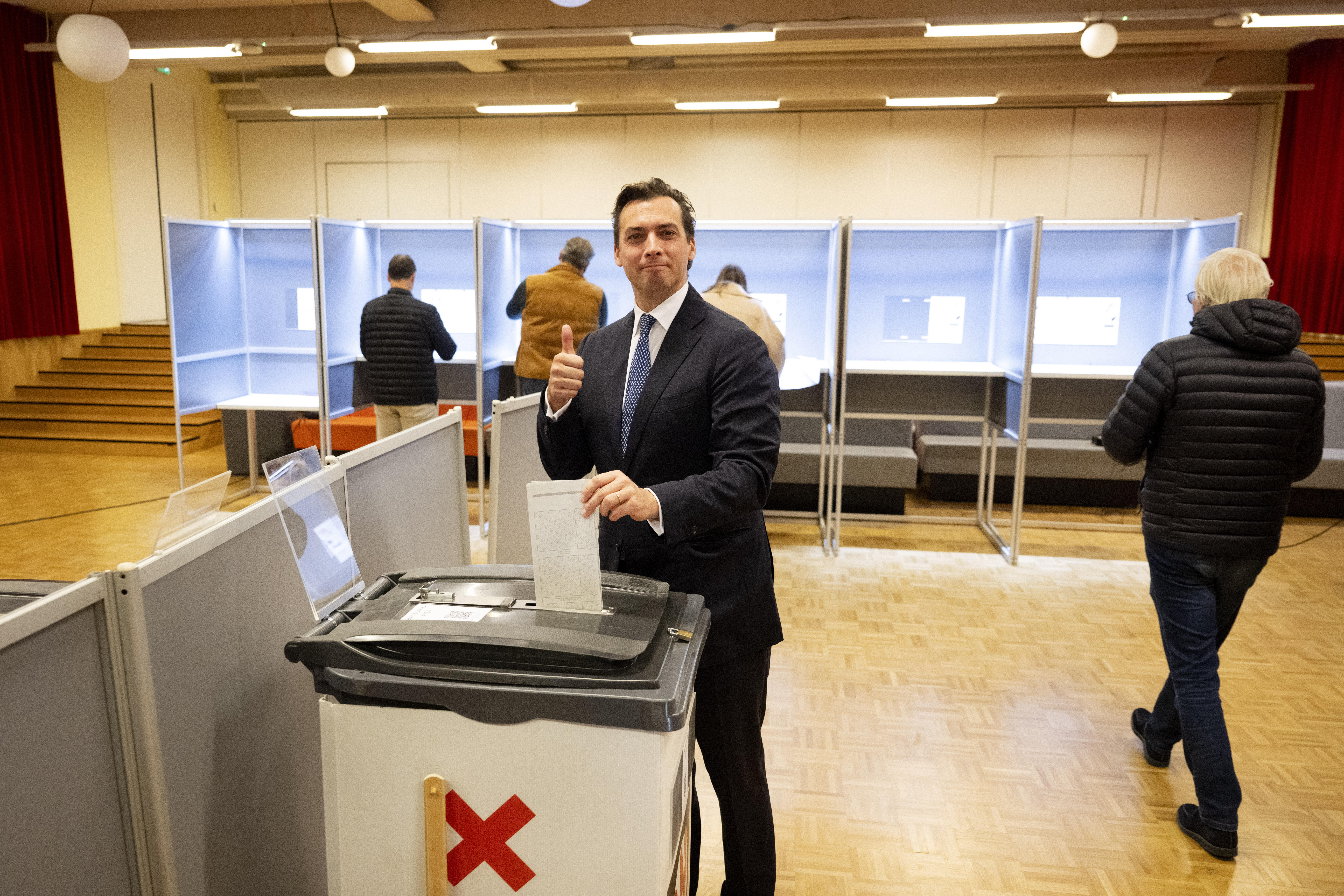 Netherlands holds early general elections
