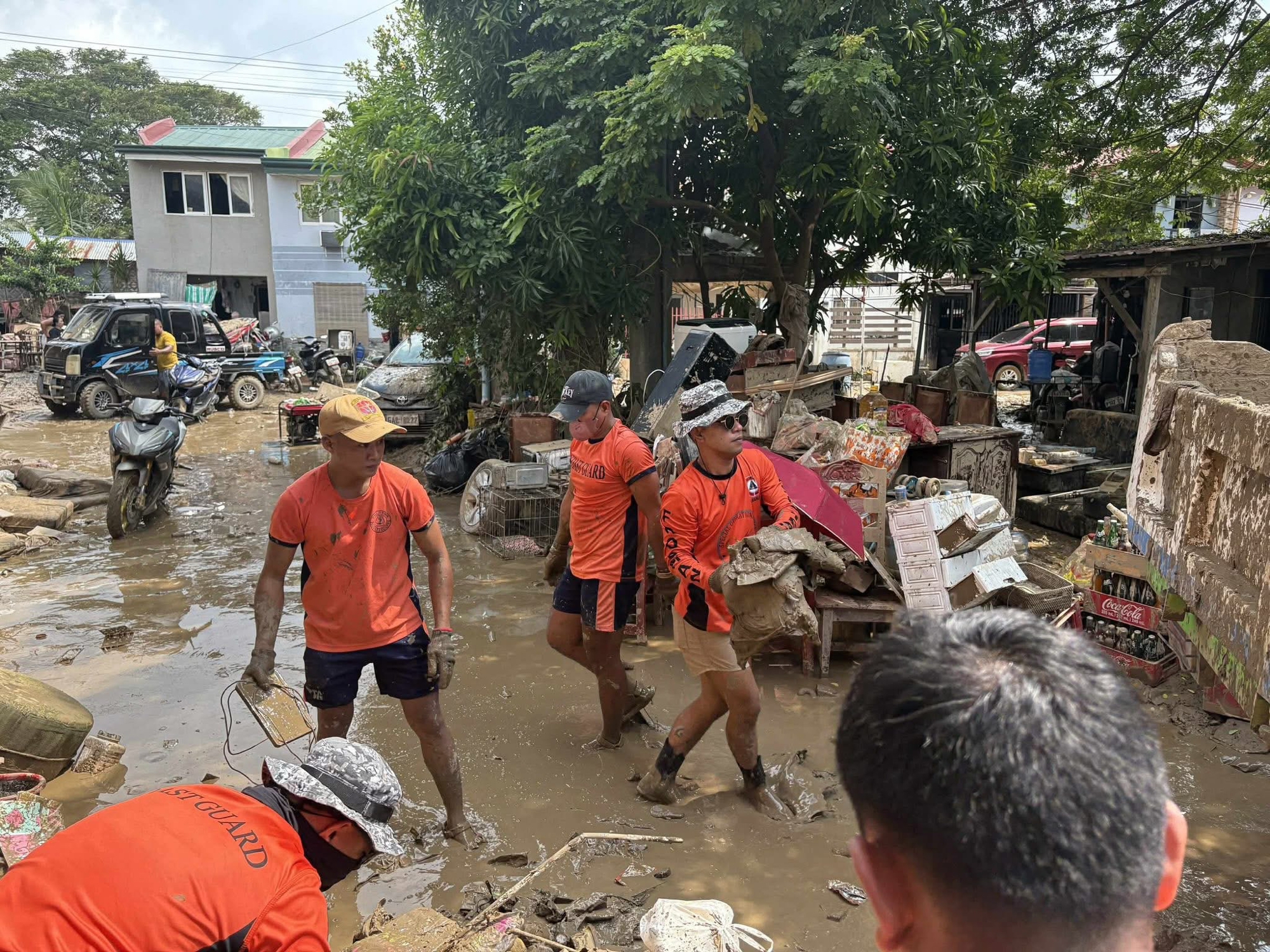 As Typhoon Kalmaegi wreaks havoc in Southeast Asia, scientists say rising temperatures are to blame