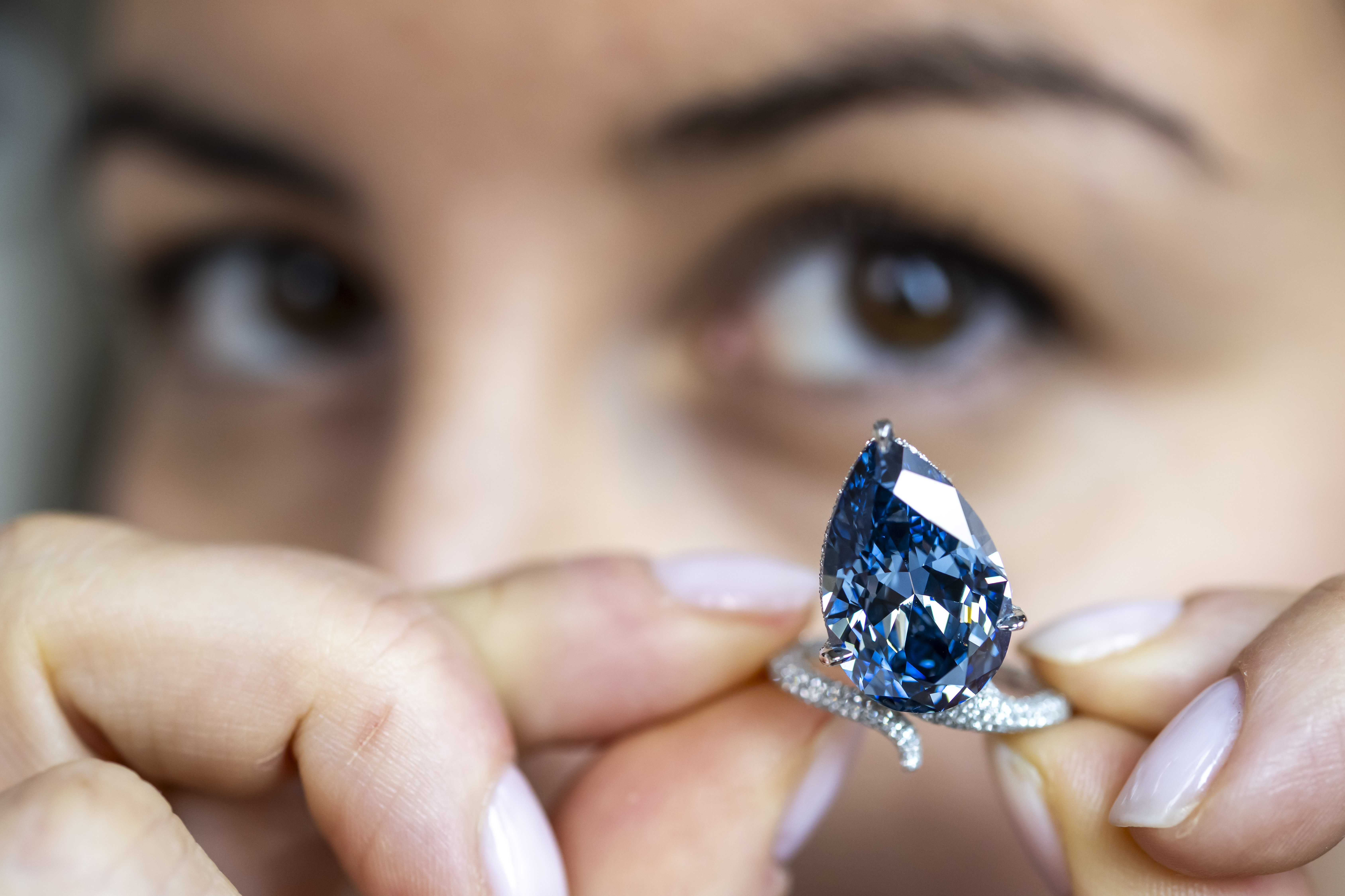 'Mellon Blue' diamond ring sells for $25 million in Geneva auction