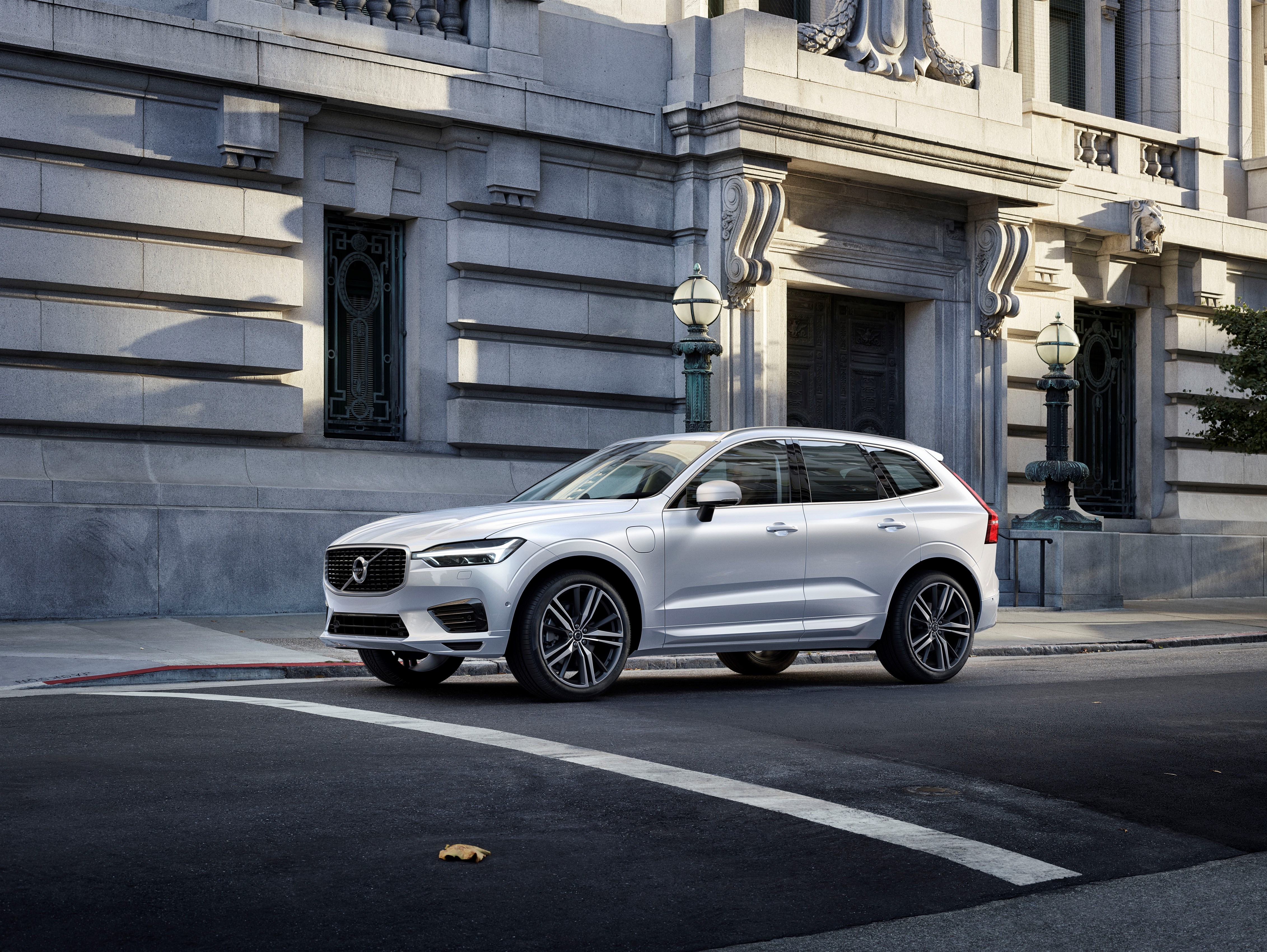 Volvo XC60 D5 R-Design: Sweet Swede chariot