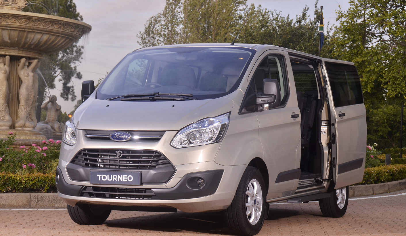 Ford Tourneo 2.2 TDCi Trend: Making moving people fun