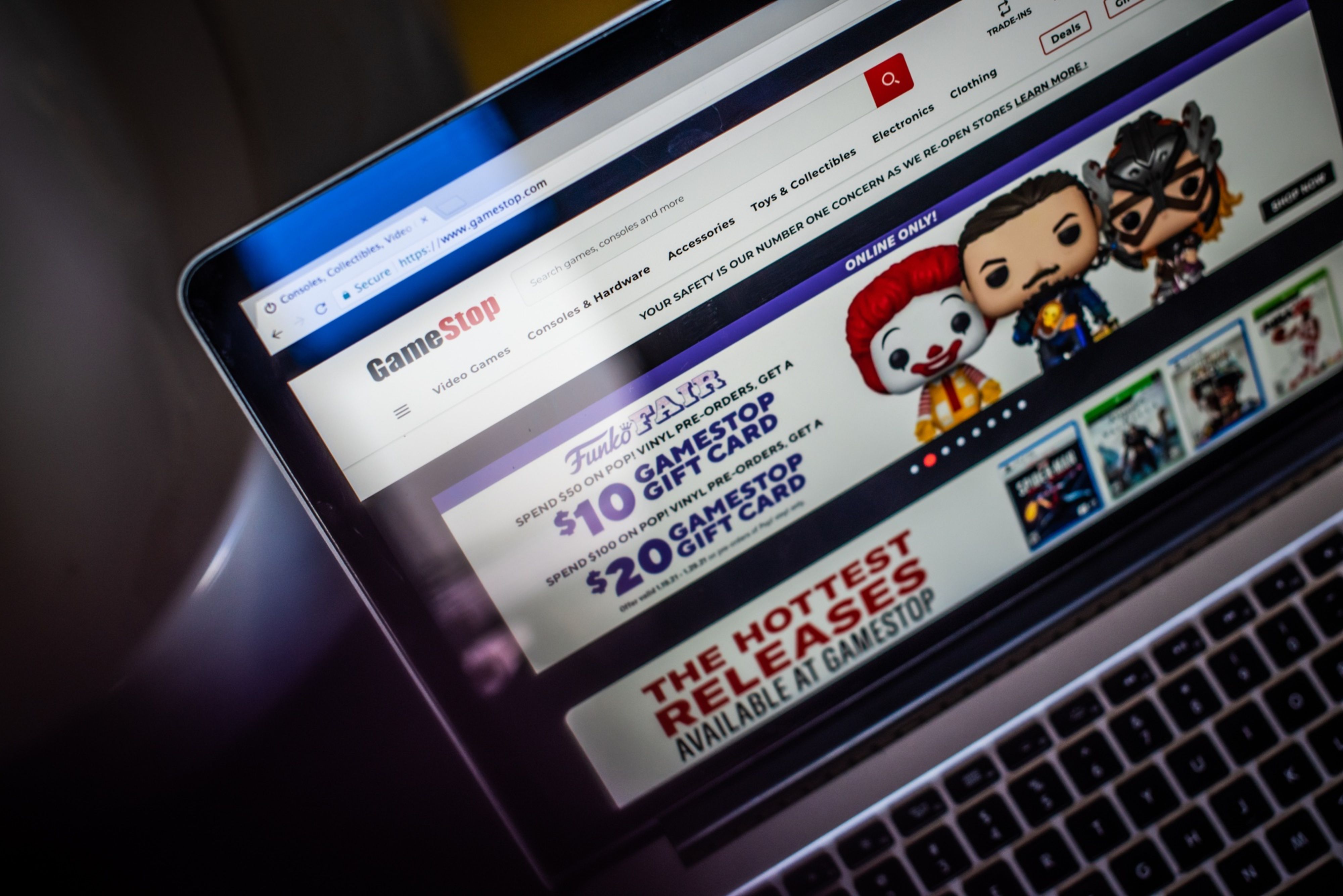 GameStop Pares Rally To Double Digits As Retail Traders Pile In